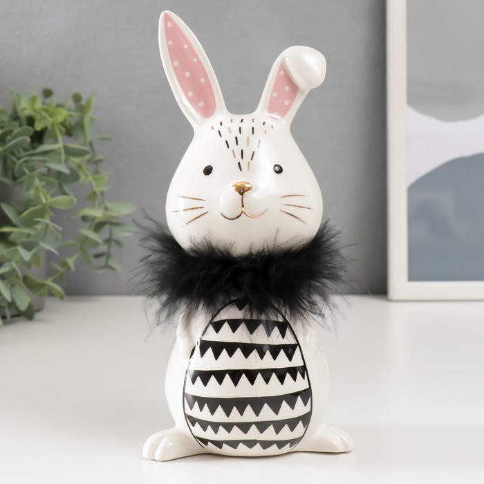

Сувенир керамика "Зайчик в мехах с розовыми ушками" чёрно-белый 9,5х8х20 см