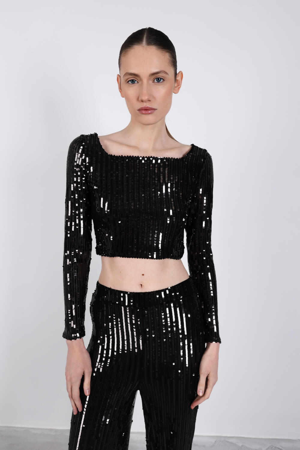 

Топ женский Incity 1.1.2.23.01.04.02538/999999 черный M, 1.1.2.23.01.04.02538