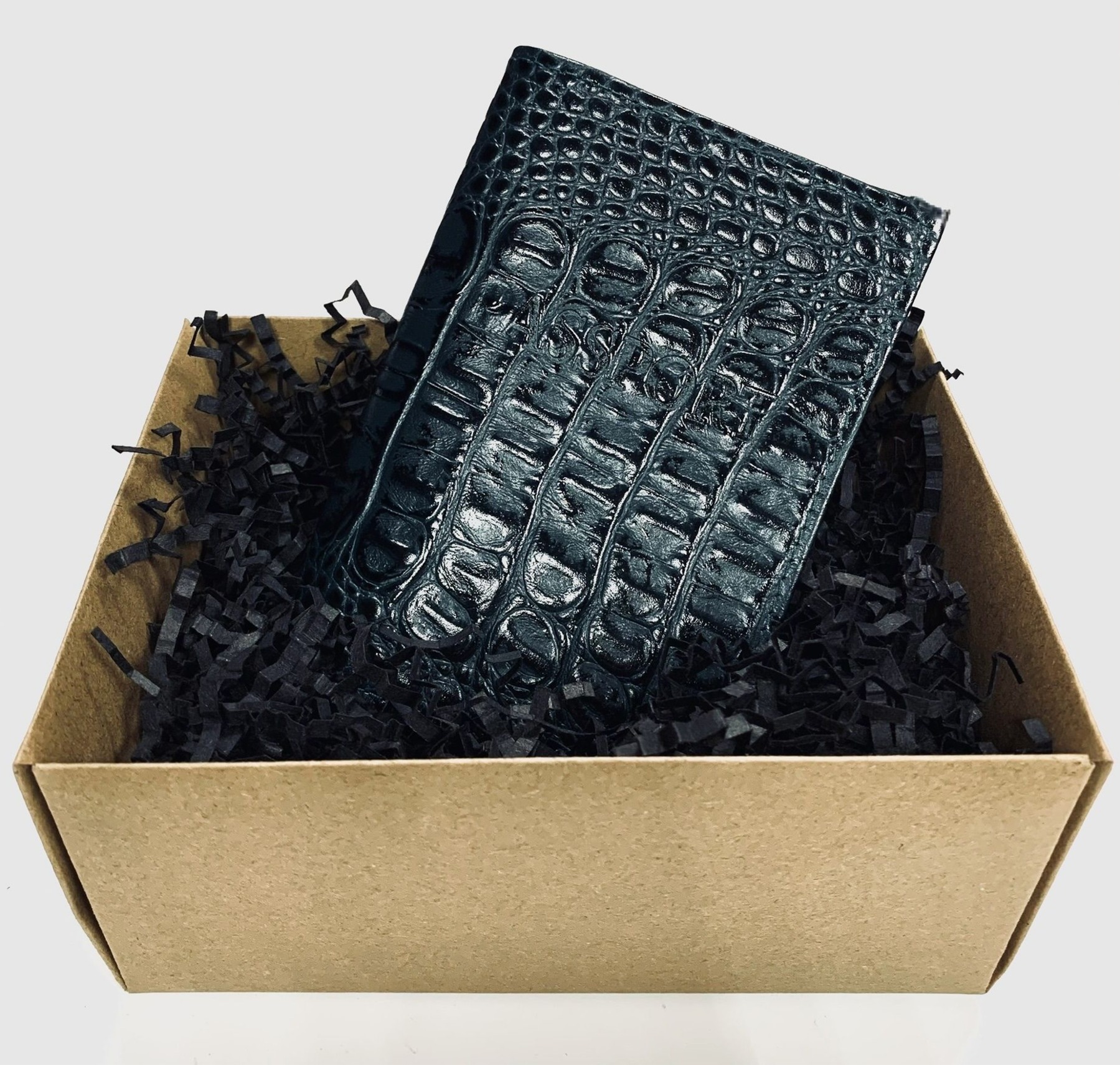 

Обложка для паспорта NoBrand Подарок темно-зеленая кайман, Зеленый, Подарок