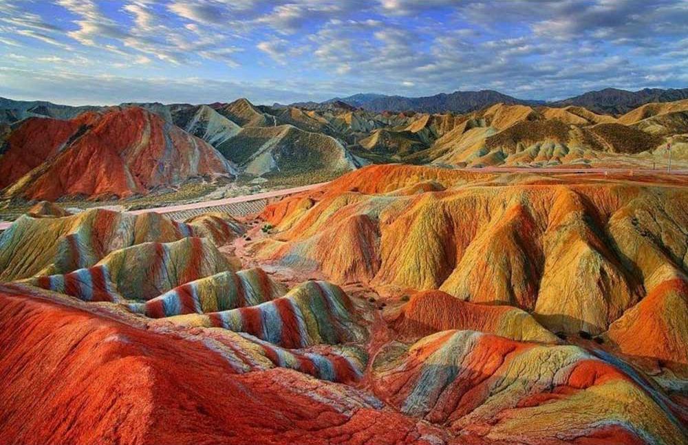 

Алмазная вышивка Яркие Грани Цветные скалы, 32x50 см, Цветные скалы