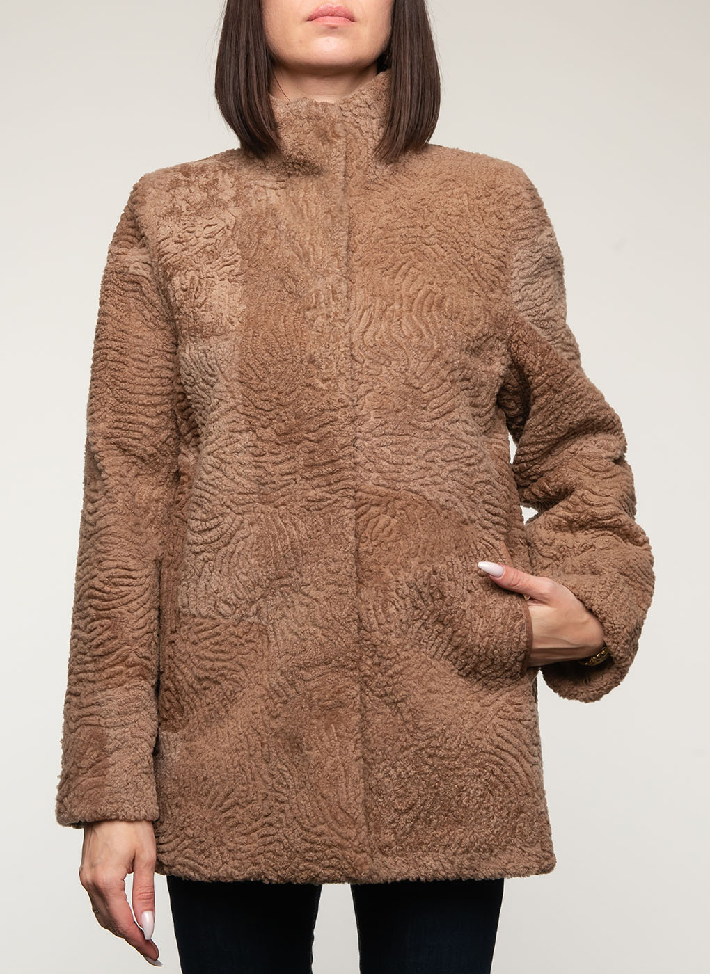 

Дубленка женская Dzhanbekoff 44903 бежевая 44 RU, 44903