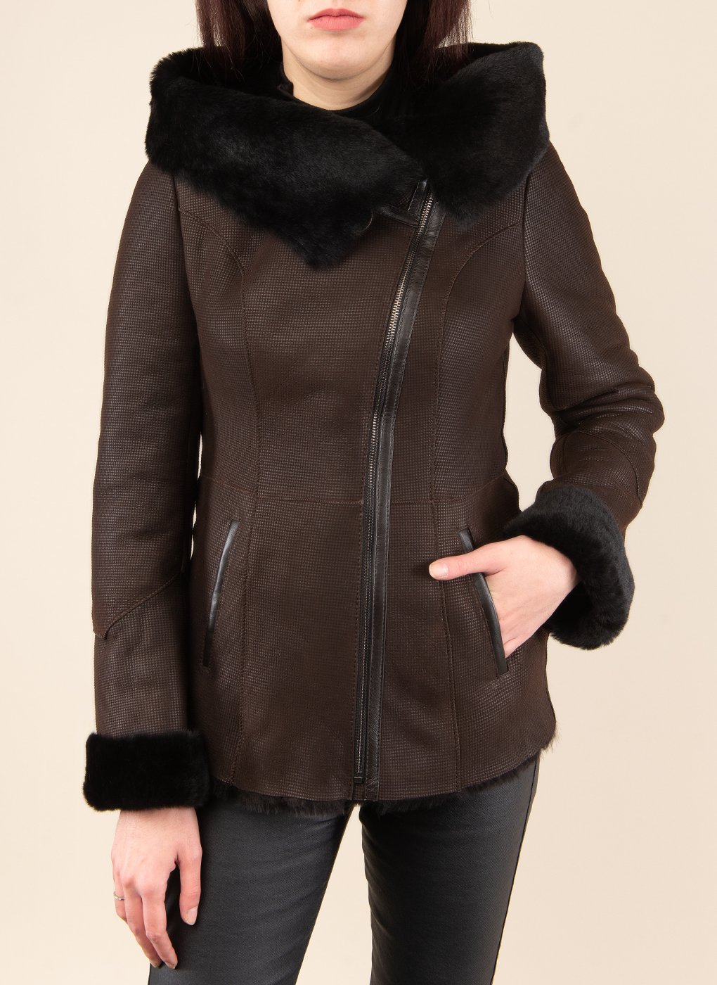 

Дубленка женская Каляев 50979 коричневая 50 RU, 50979