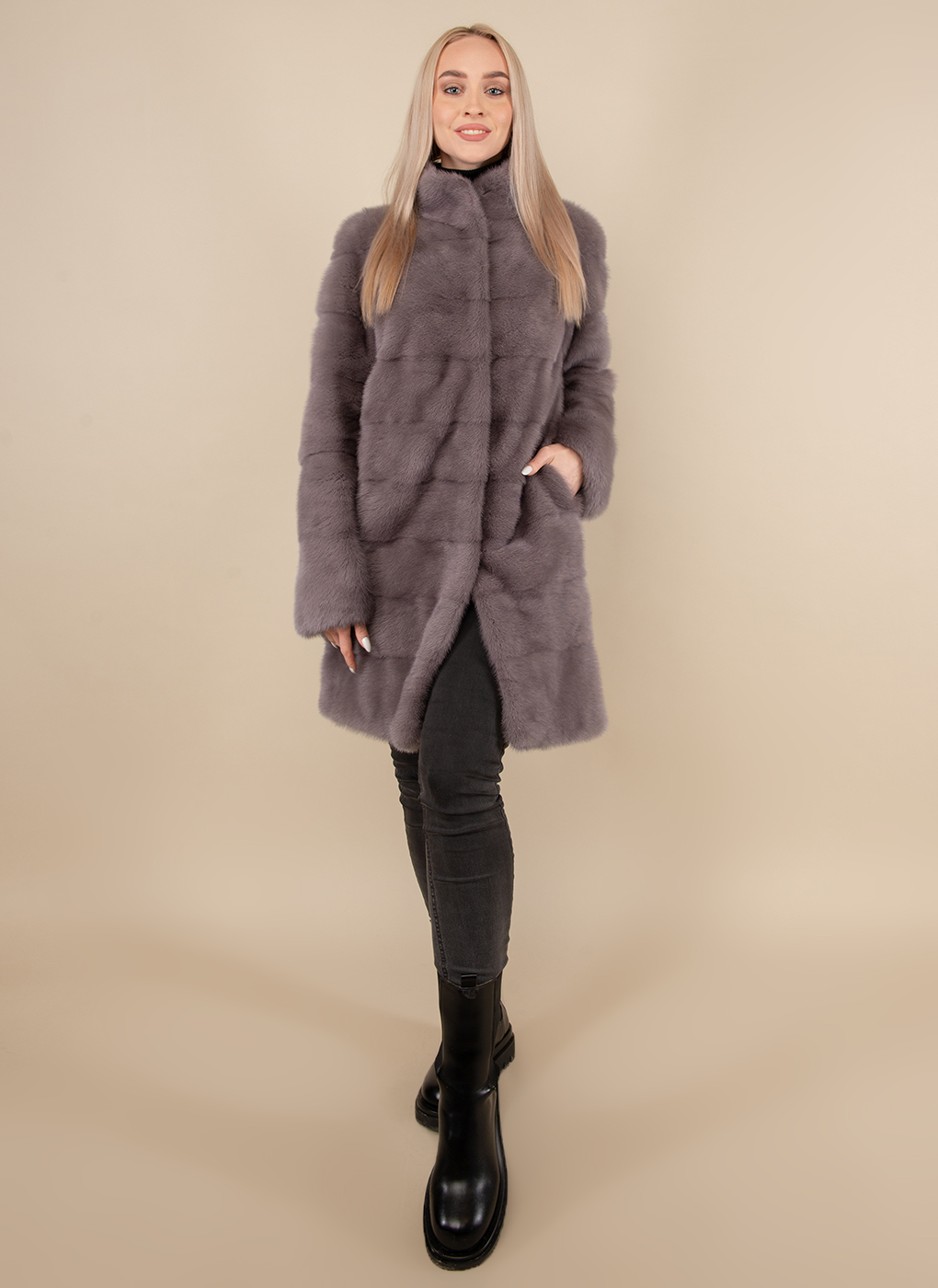 

Полушубок женский Каляев 36977 серый 52 RU, 36977