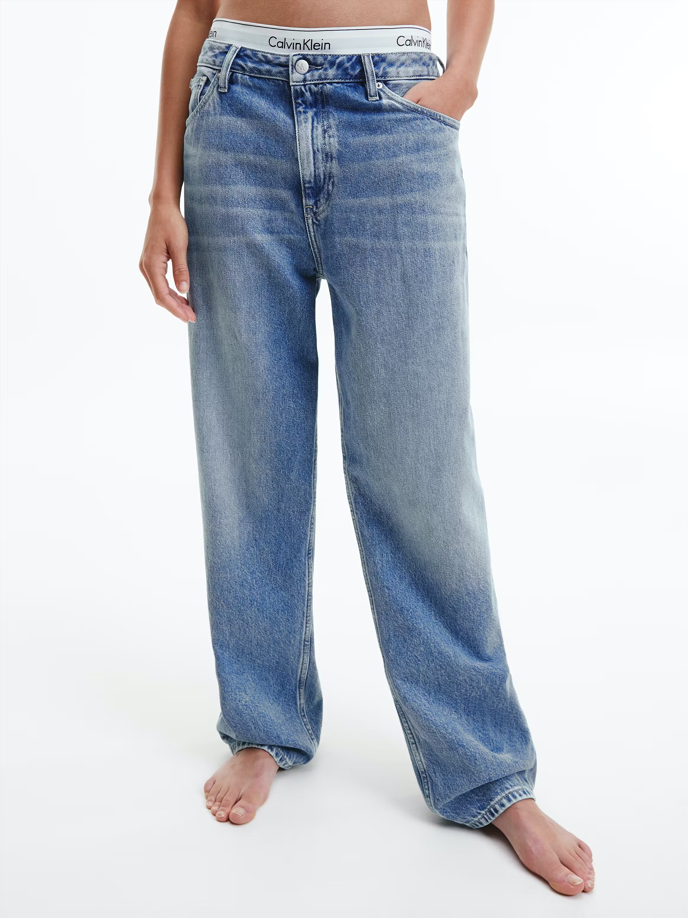 Джинсы женские Calvin Klein Jeans J20J2195411AA голубые, размер 26