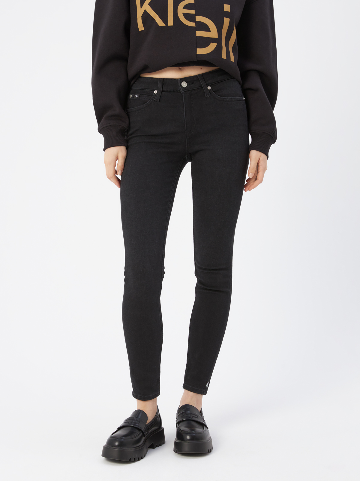 Джинсы женские Calvin Klein Jeans J20J2195371BY черные, размер 28