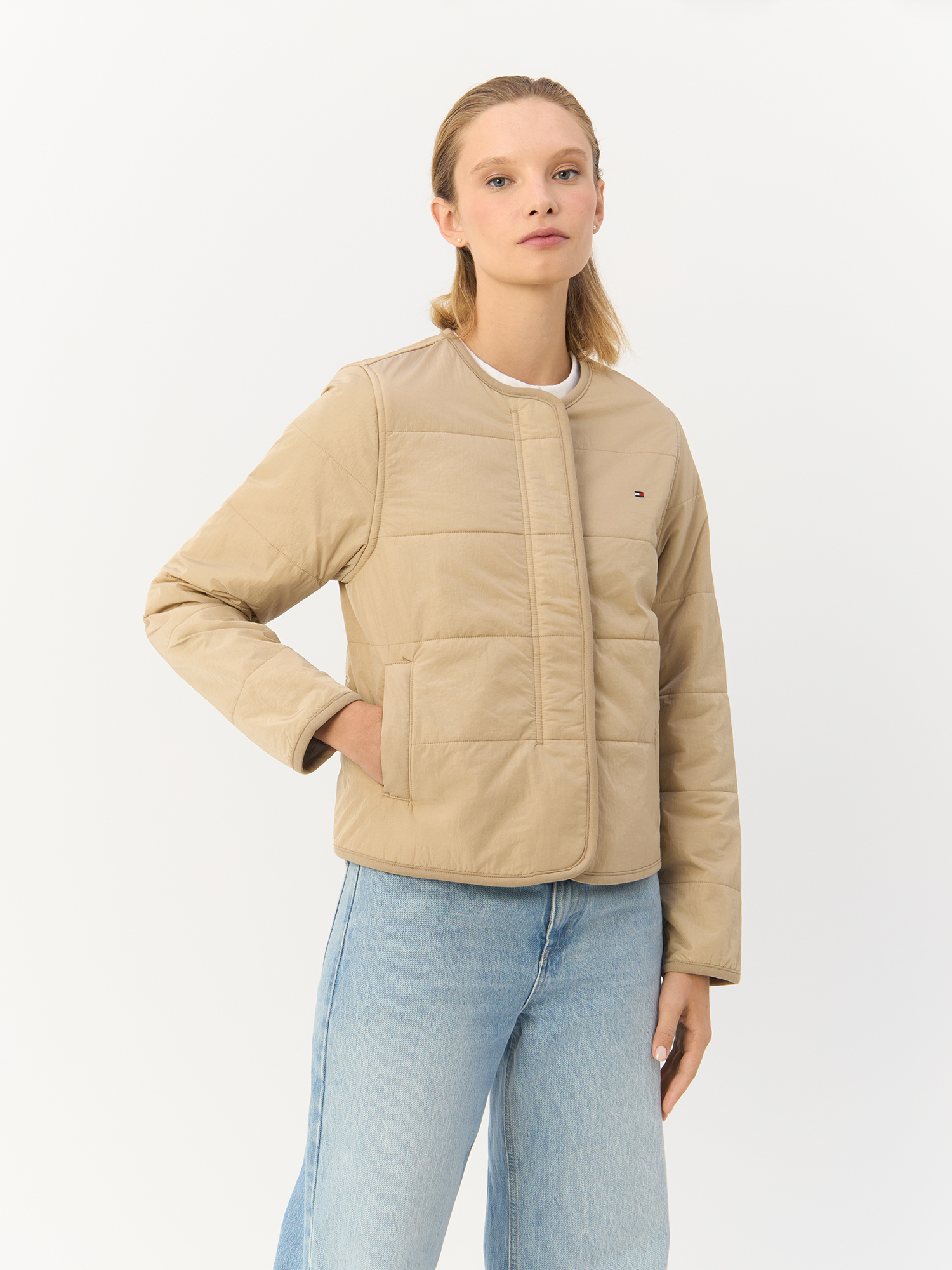 Куртка женская Tommy Hilfiger Jersey Lined Collarless Padded Jacket WW0WW42347 бежевая L 23890₽