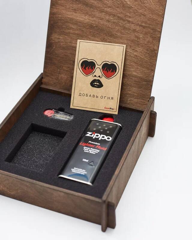 

Подарочный набор для мужчин Zippo с топливом 125 мл + кремнии 50r-box-3141, 50r-box-3141