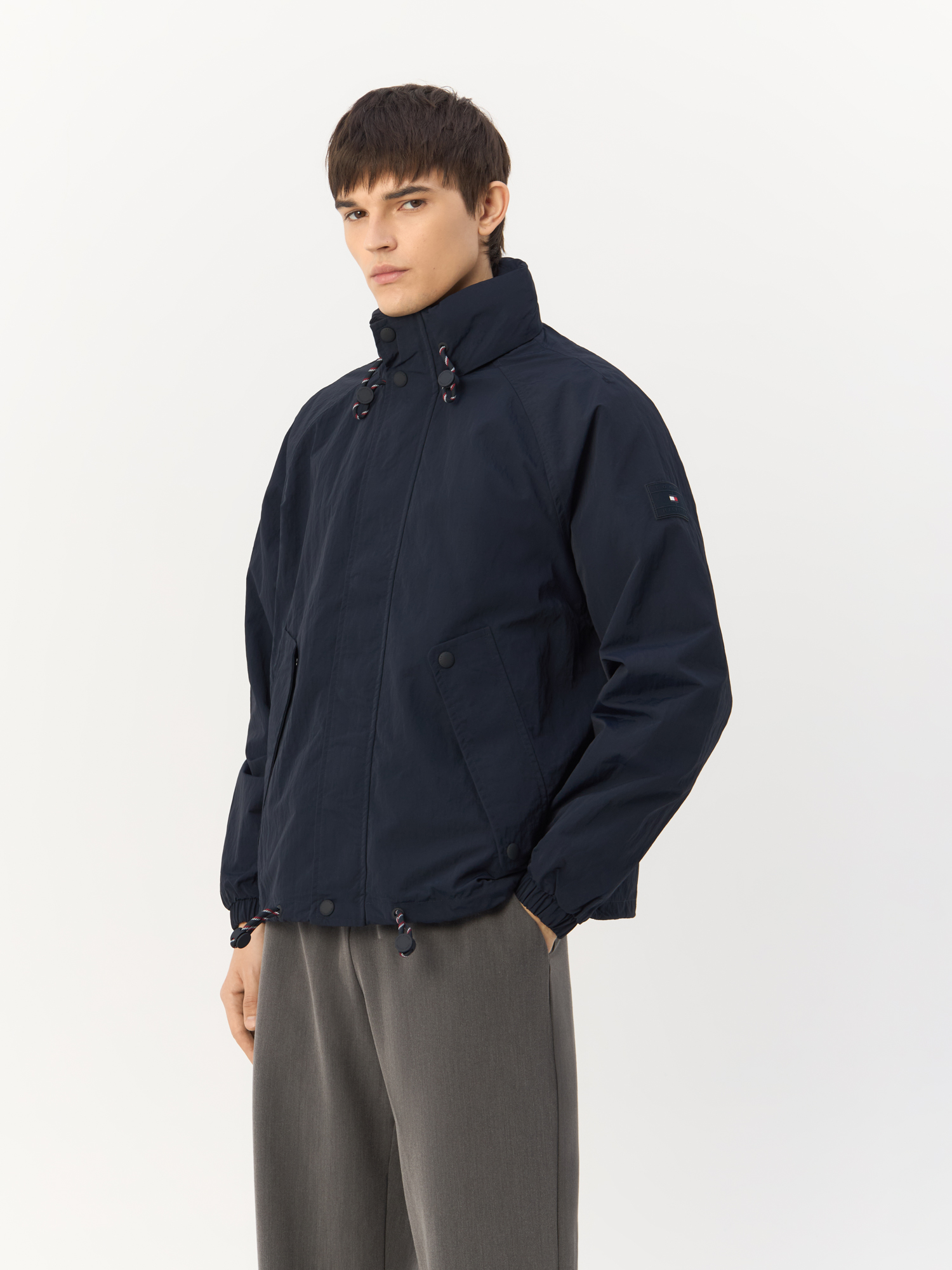 

Куртка мужская Tommy Hilfiger Water Repellent Regatta Jacket MW0MW35807 синяя L, Синий, Water Repellent Regatta Jacket