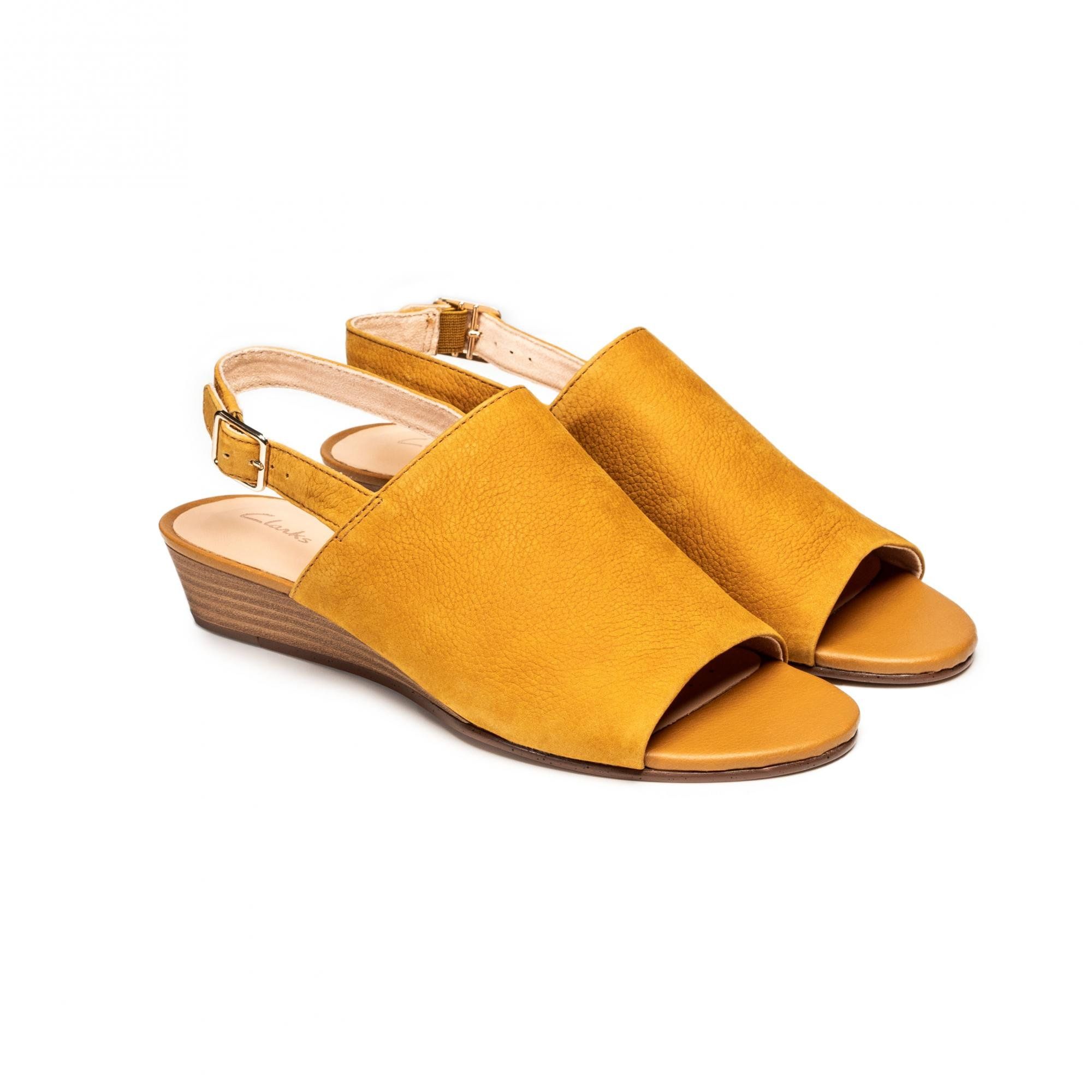 

Босоножки женские Clarks Mena Lily 26139241 коричневые 37.5 EU, Mena Lily 26139241