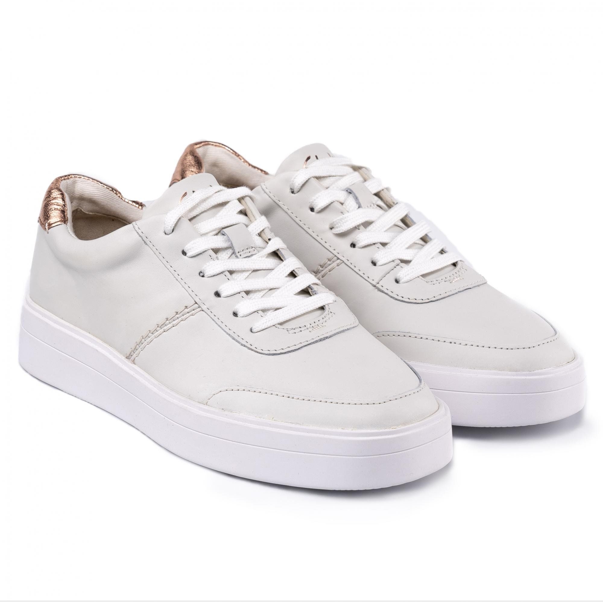 

Кроссовки женские Clarks Hero Walk. 26149537 белые 36 EU, Hero Walk. 26149537
