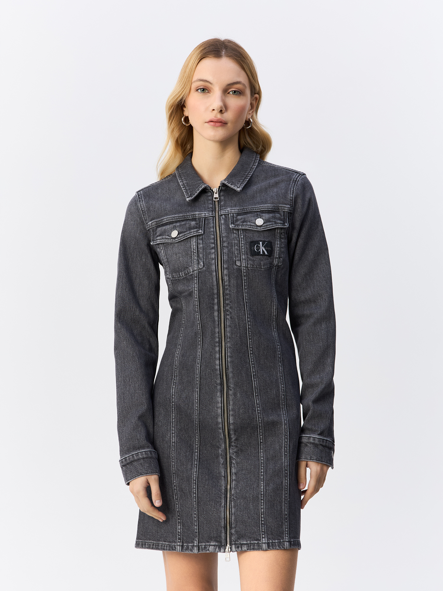 

Платье женское Calvin Klein Jeans Two Way Zip Mini Dress J20J223667 серое L, Серый, Two Way Zip Mini Dress