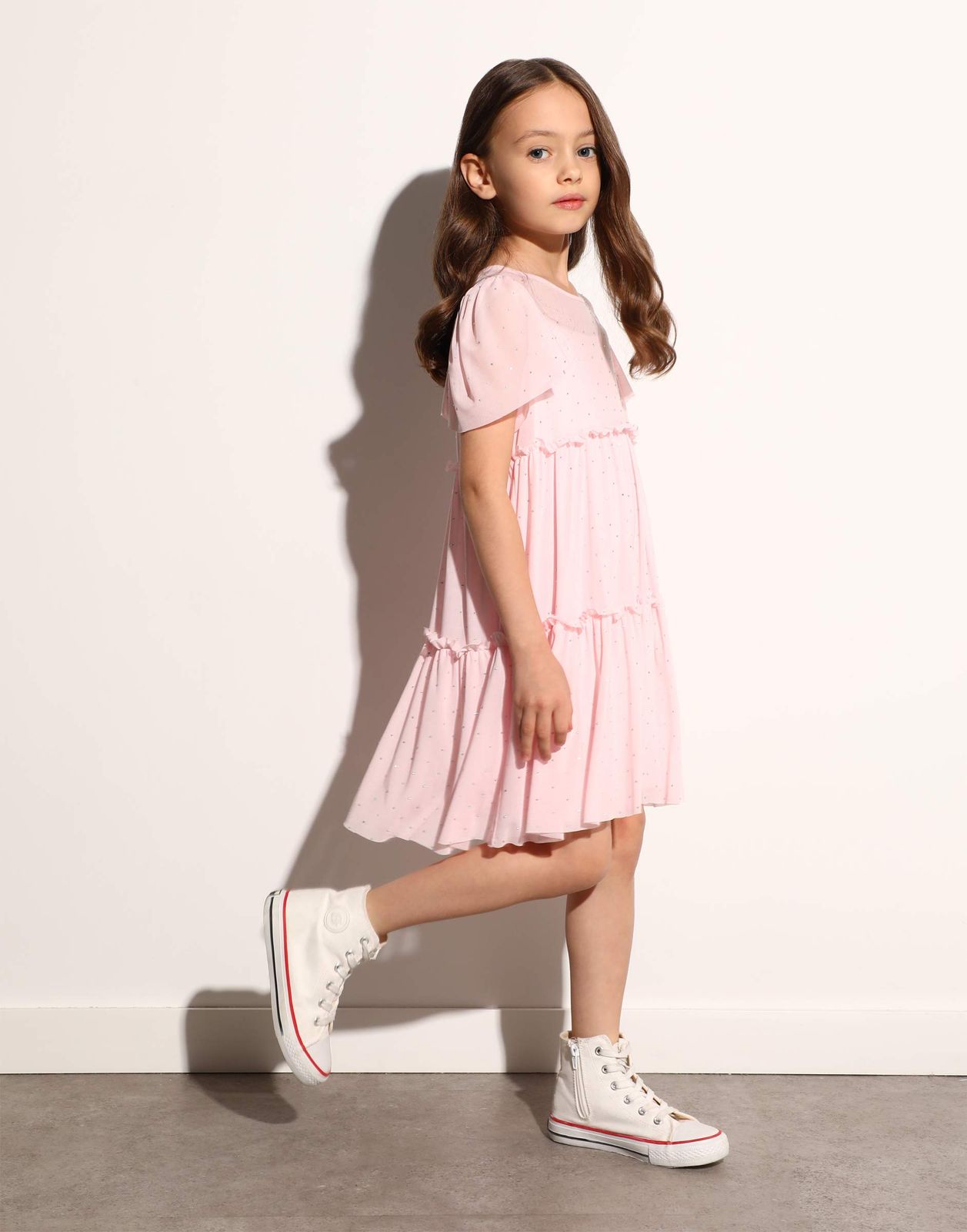 Платье детское Gloria Jeans GDR027834, светло-розовый, 116 многоярусное платье силуэта оверсайз малинового а для девочек
