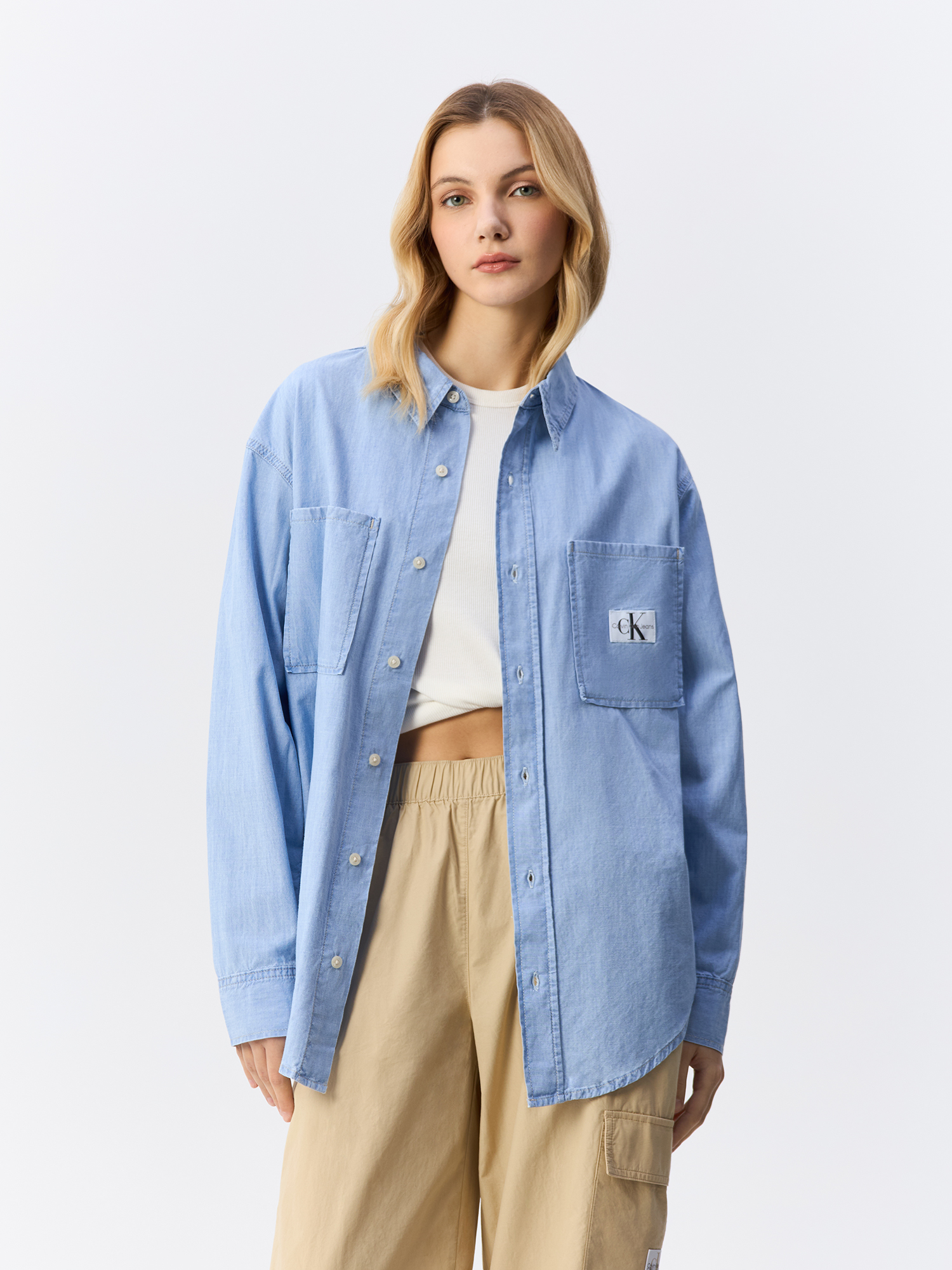 

Рубашка женская Calvin Klein Jeans Oversized Denim Shirt J20J224343 голубая M, Голубой, Oversized Denim Shirt