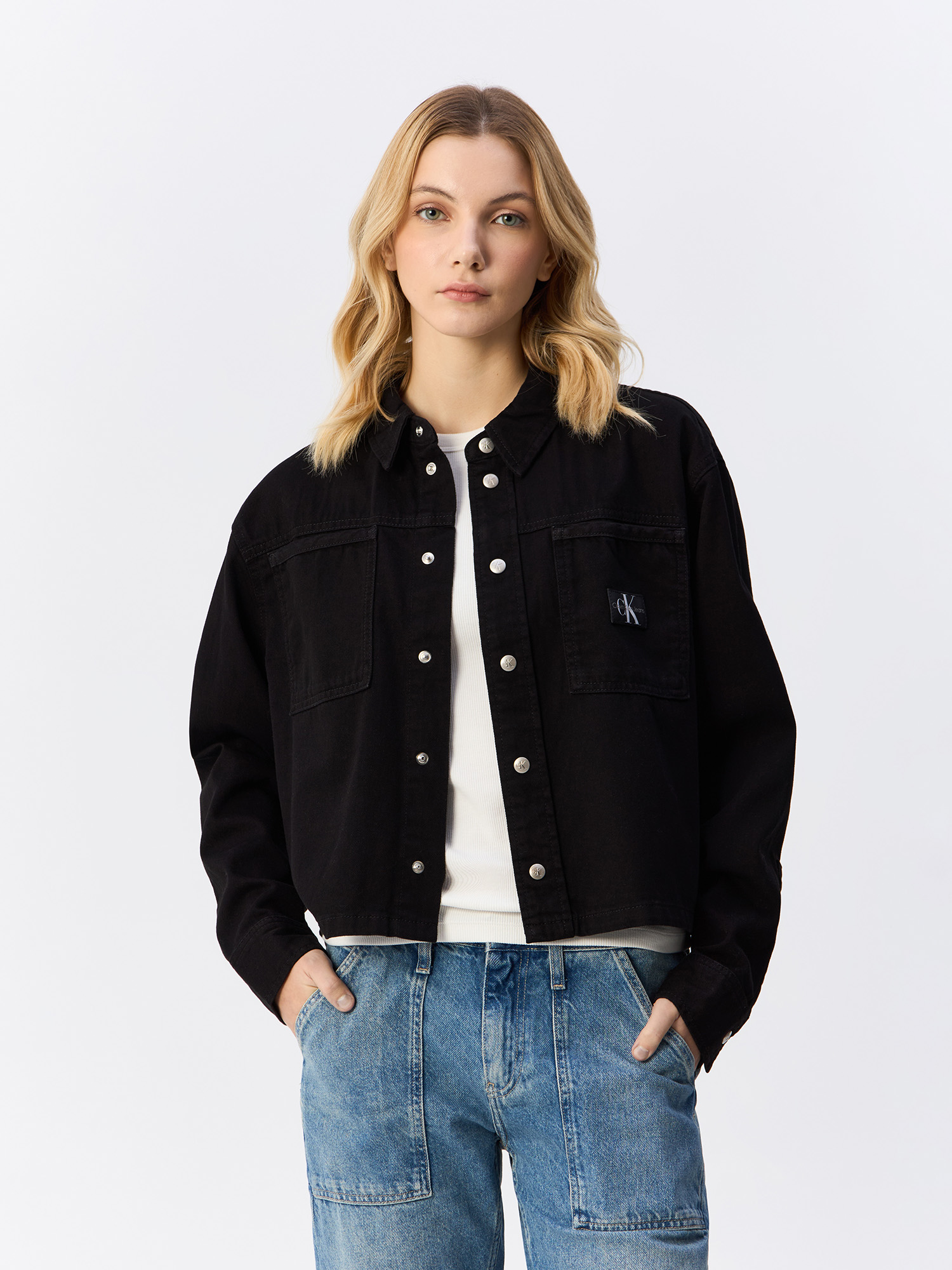 

Рубашка женская Calvin Klein Jeans Cropped Dad Denim Shirt J20J223674 черная XS, Черный, Cropped Dad Denim Shirt