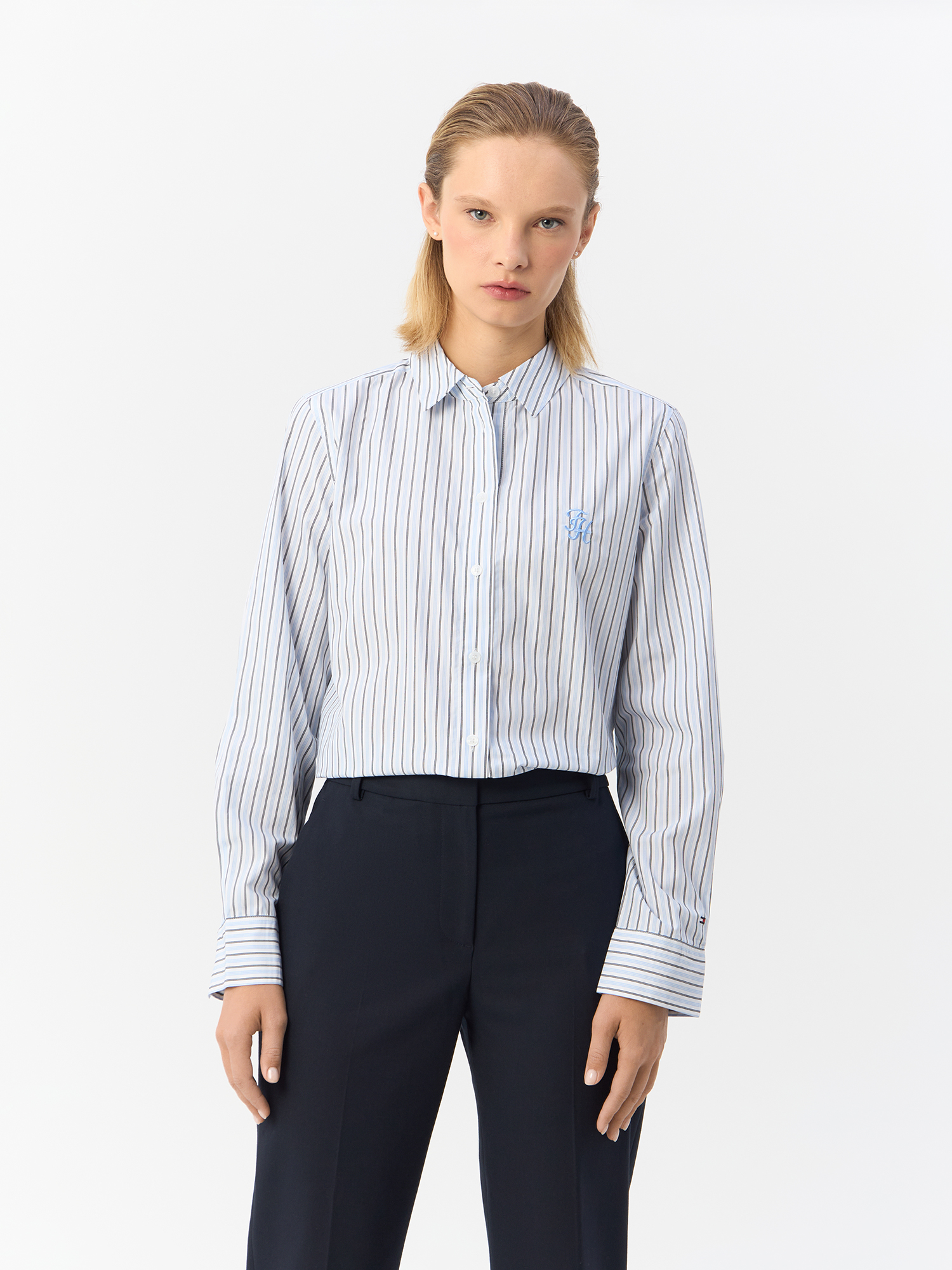 

Рубашка женская Tommy Hilfiger White Stripe Regular Shirt WW0WW42274 синяя 36 EU, Голубой, White Stripe Regular Shirt