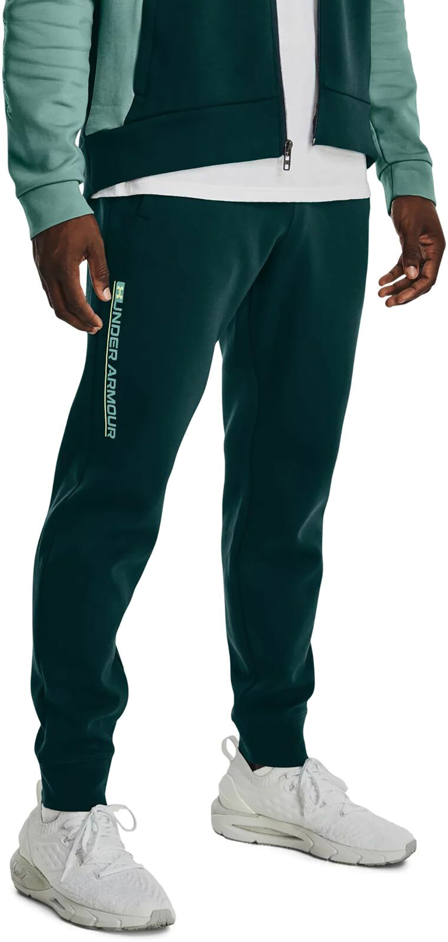 

Спортивные брюки мужские Under Armour 1372676-366 зеленые SM, 1372676-366