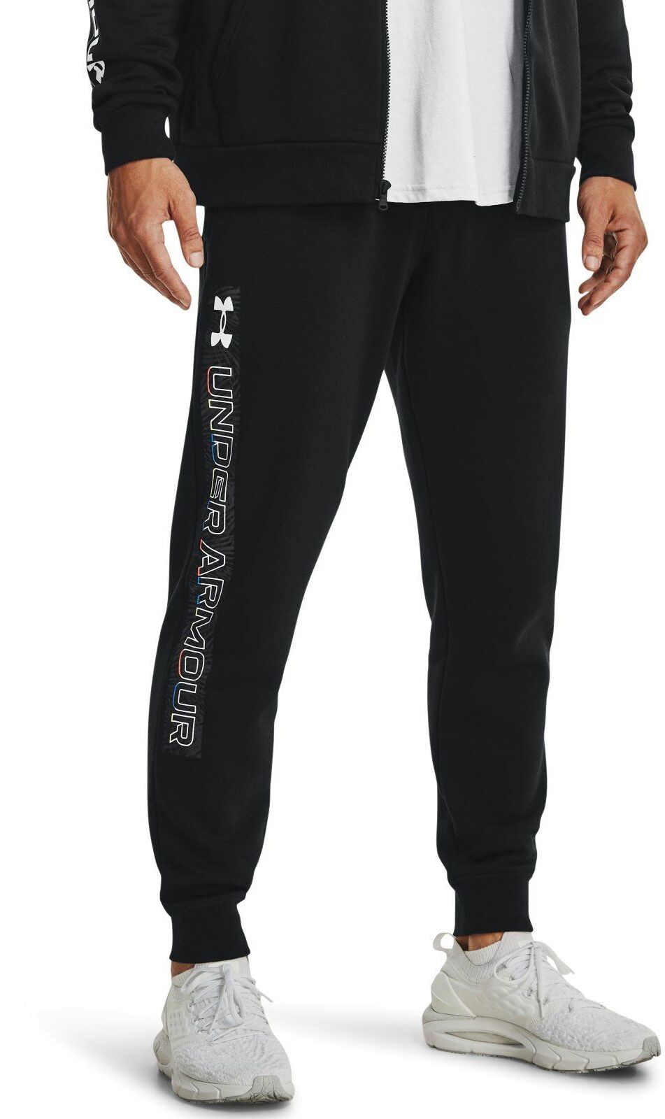 

Спортивные брюки мужские Under Armour 1370351-001 черные MD, Черный, 1370351-001