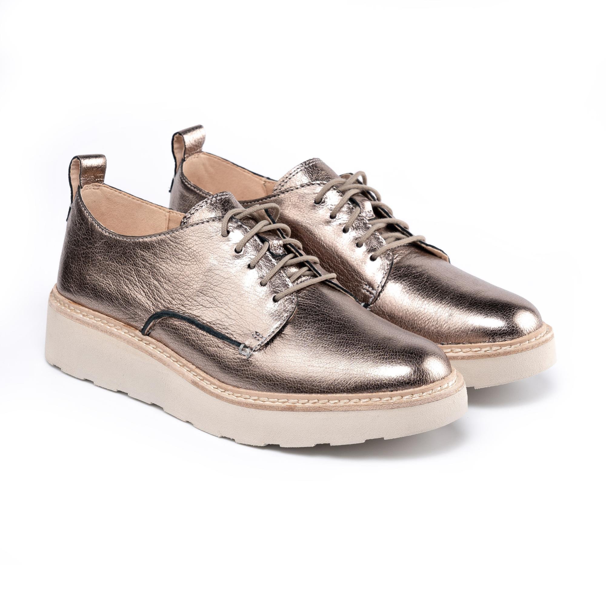 

Полуботинки женские Clarks Trace Walk 26150224 серебристые 41 EU, Trace Walk 26150224