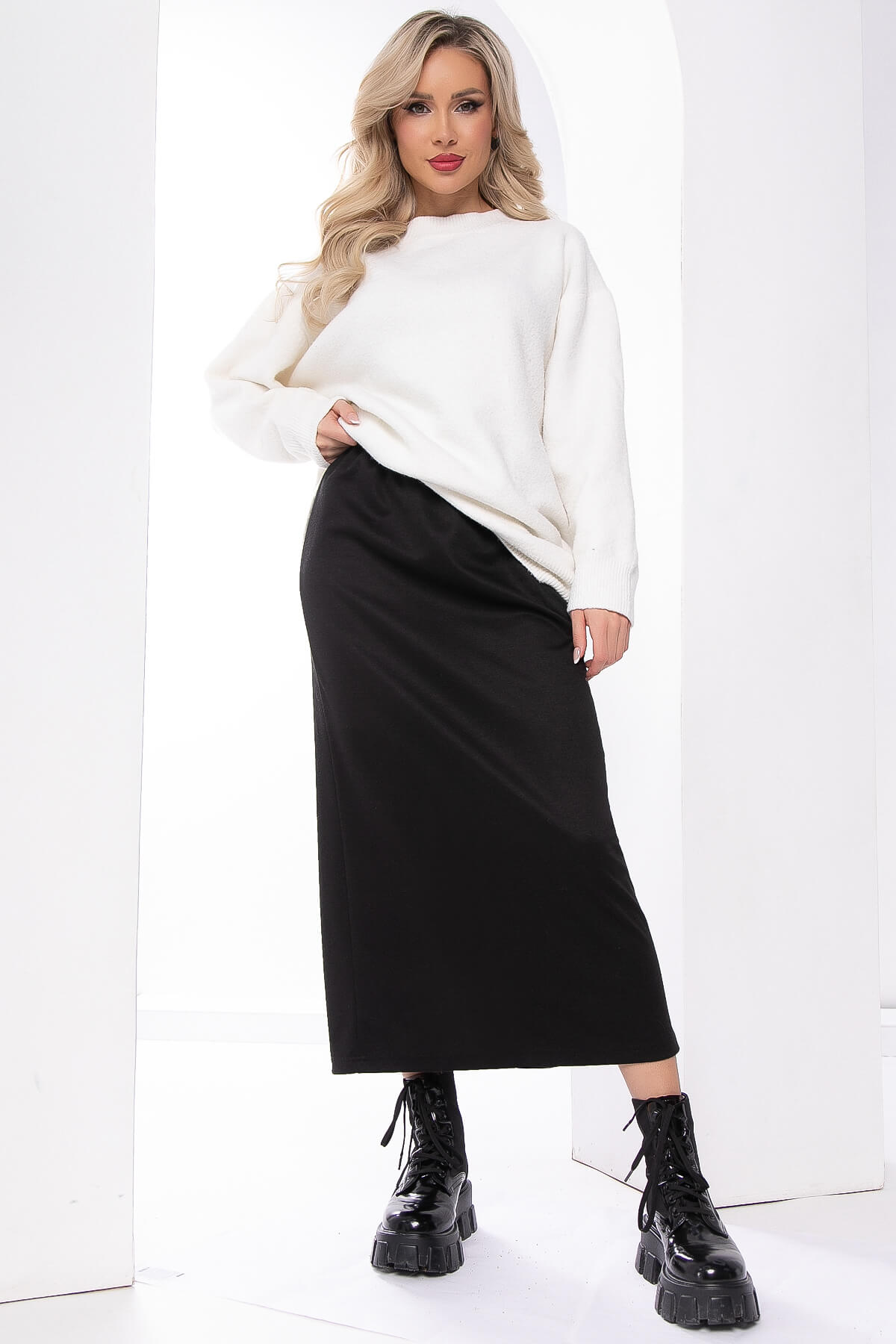 

Юбка женская LT Collection Ю7993 черная 52 RU, Черный, Ю7993