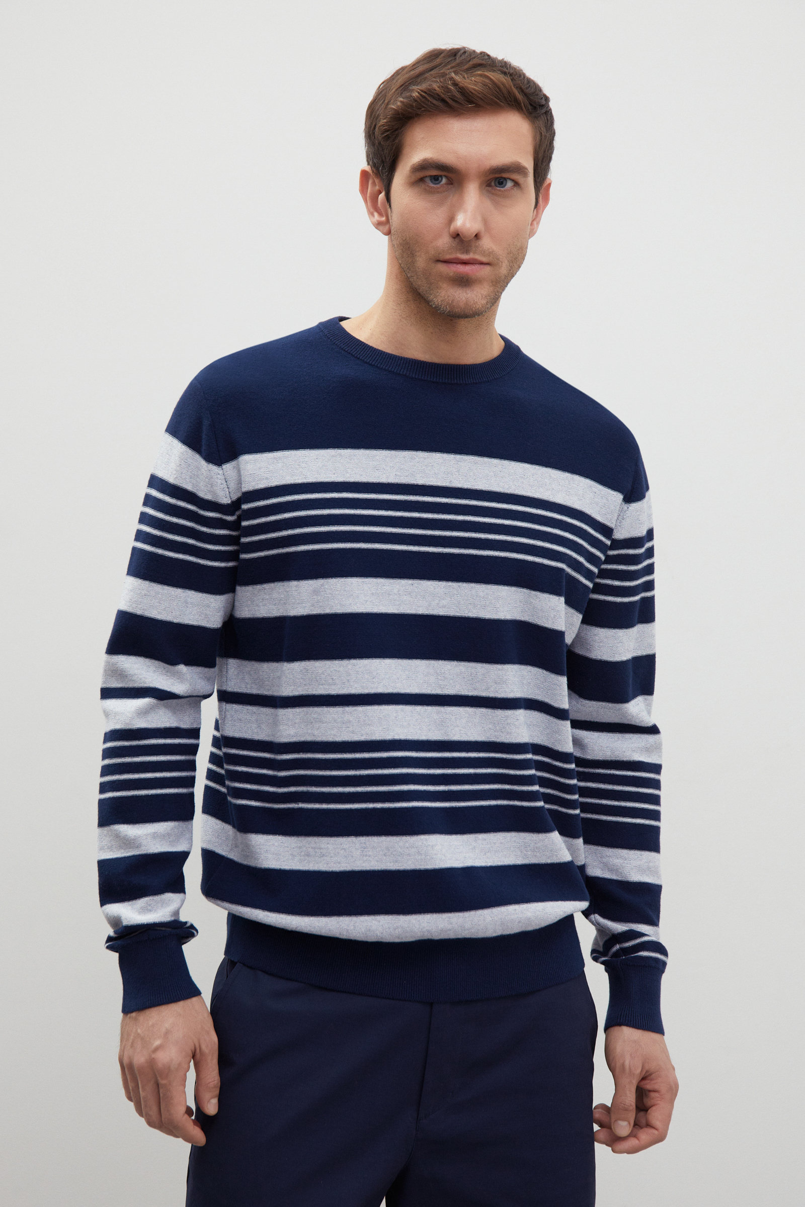 

Джемпер мужской Finn Flare FBD21117 синий 2XL, FBD21117