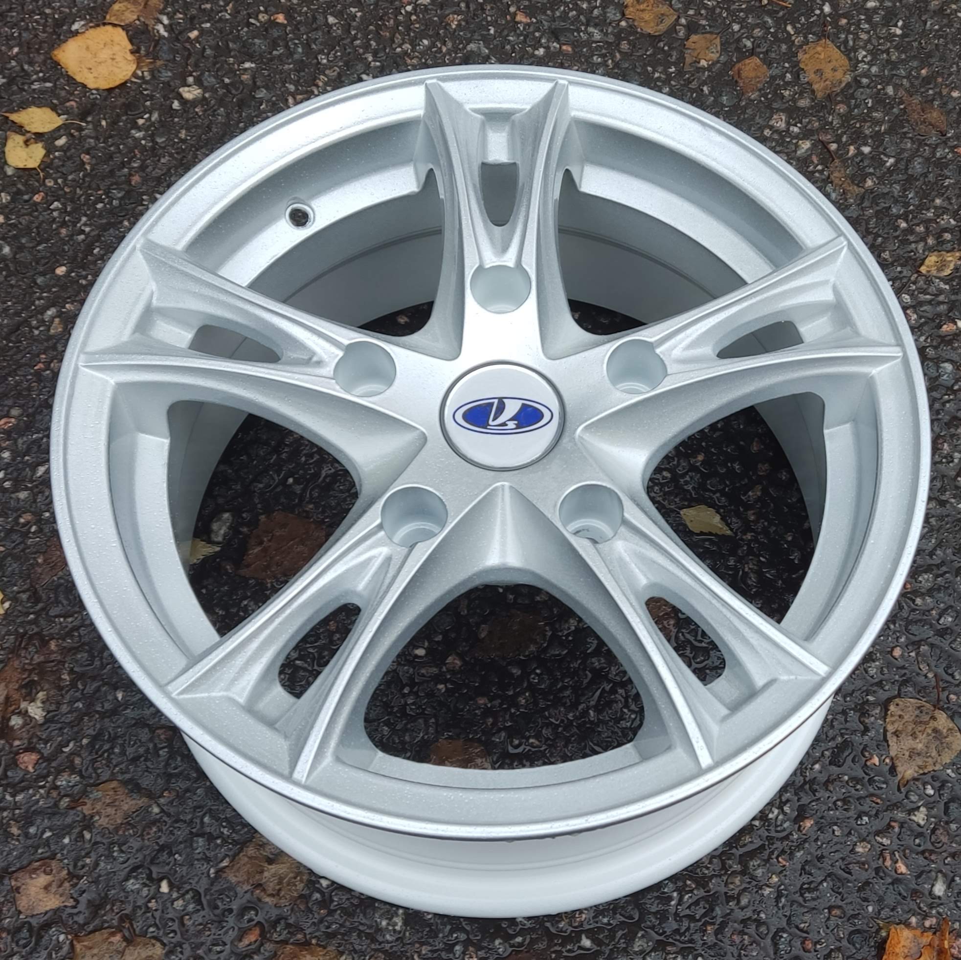 Диск Мегалюм Магистраль Нива 15х6,5 5х139,7 ЕТ40 металлик бриллиант