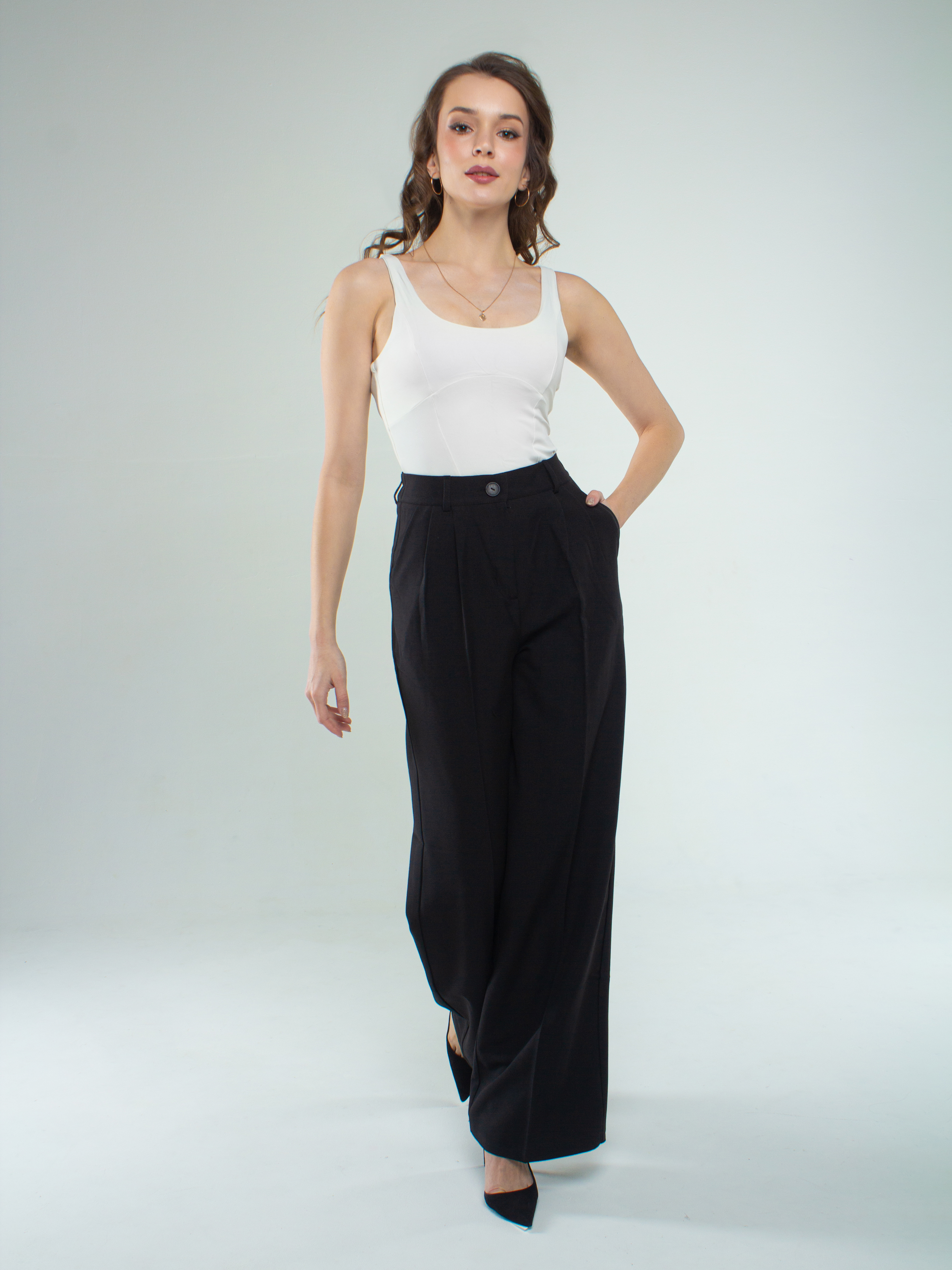

Брюки женские ANTONIM clothes p.classic черные 48 RU, Черный, p.classic
