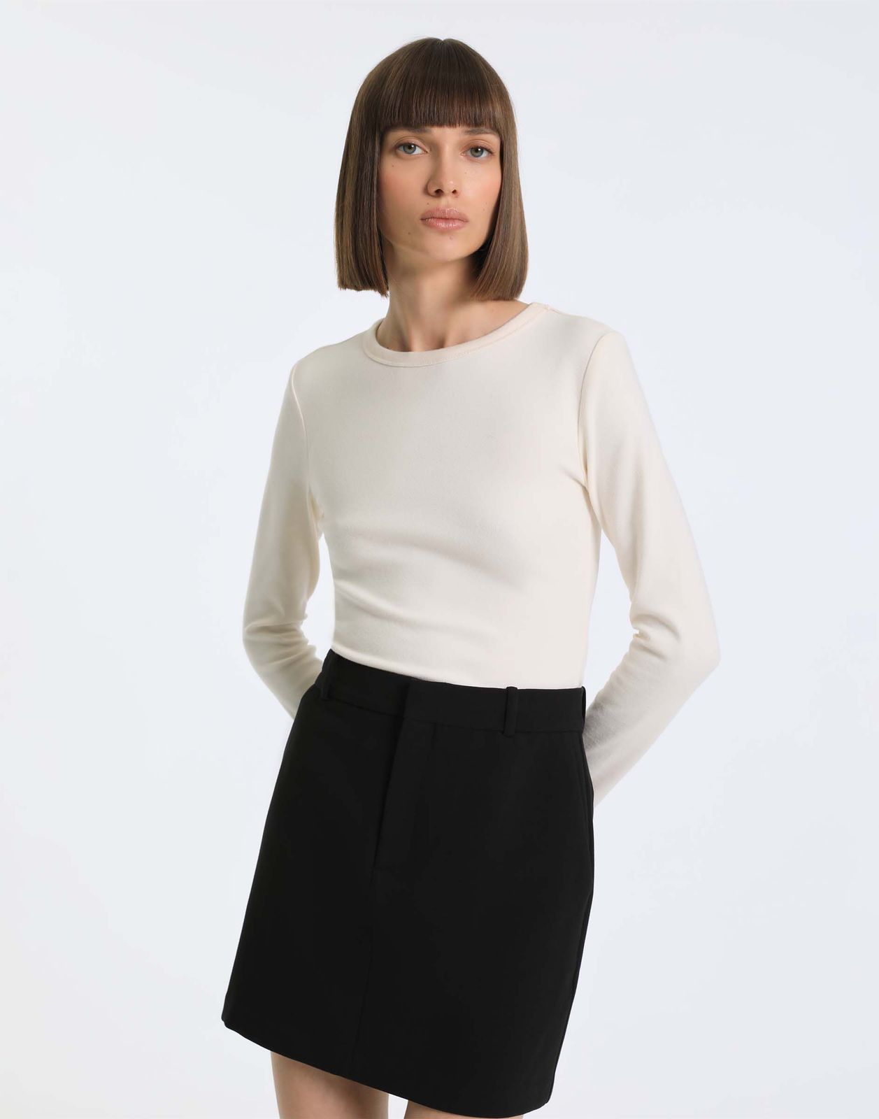 

Лонгслив женский Gloria Jeans GKT023858 молочный M/170, Белый, GKT023858