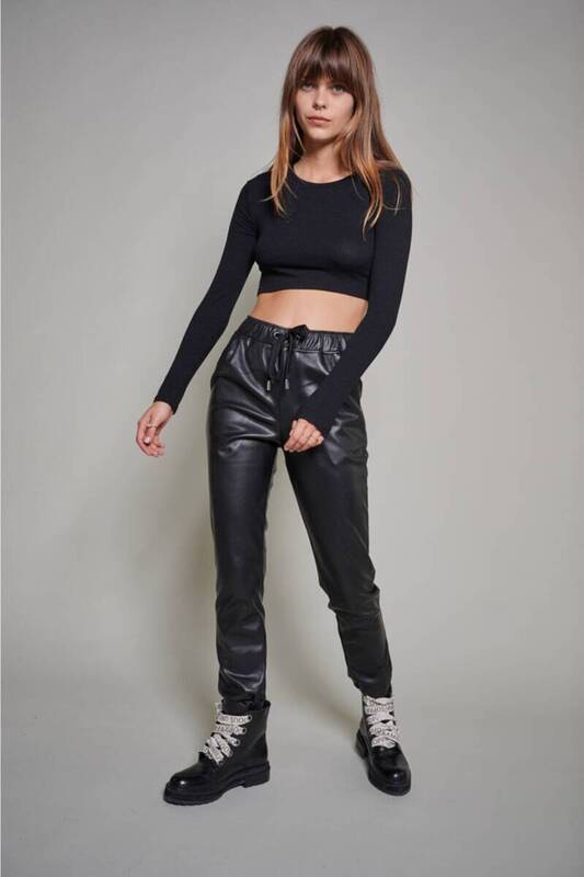 

Топ женский Zechka ZCK0196-002 черный L (доставка из-за рубежа), ZCK0196-002