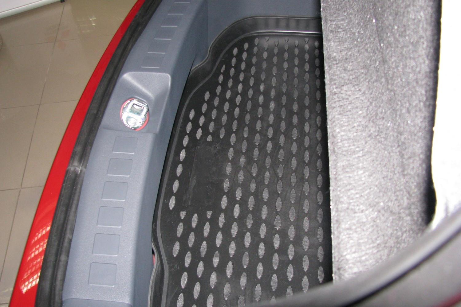 

Коврик в багажник Element для MITSUBISHI Colt 2009, полиуретан