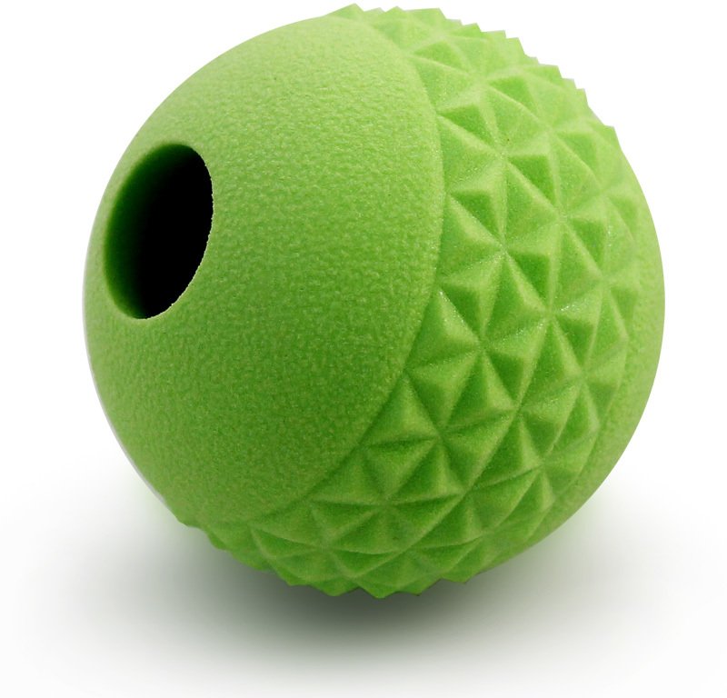фото Жевательная игрушка для собак triol aroma мяч из резины, зеленый, 6,4 см