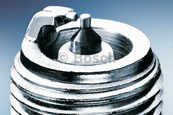 

Свеча зажигания BOSCH 0242240555
