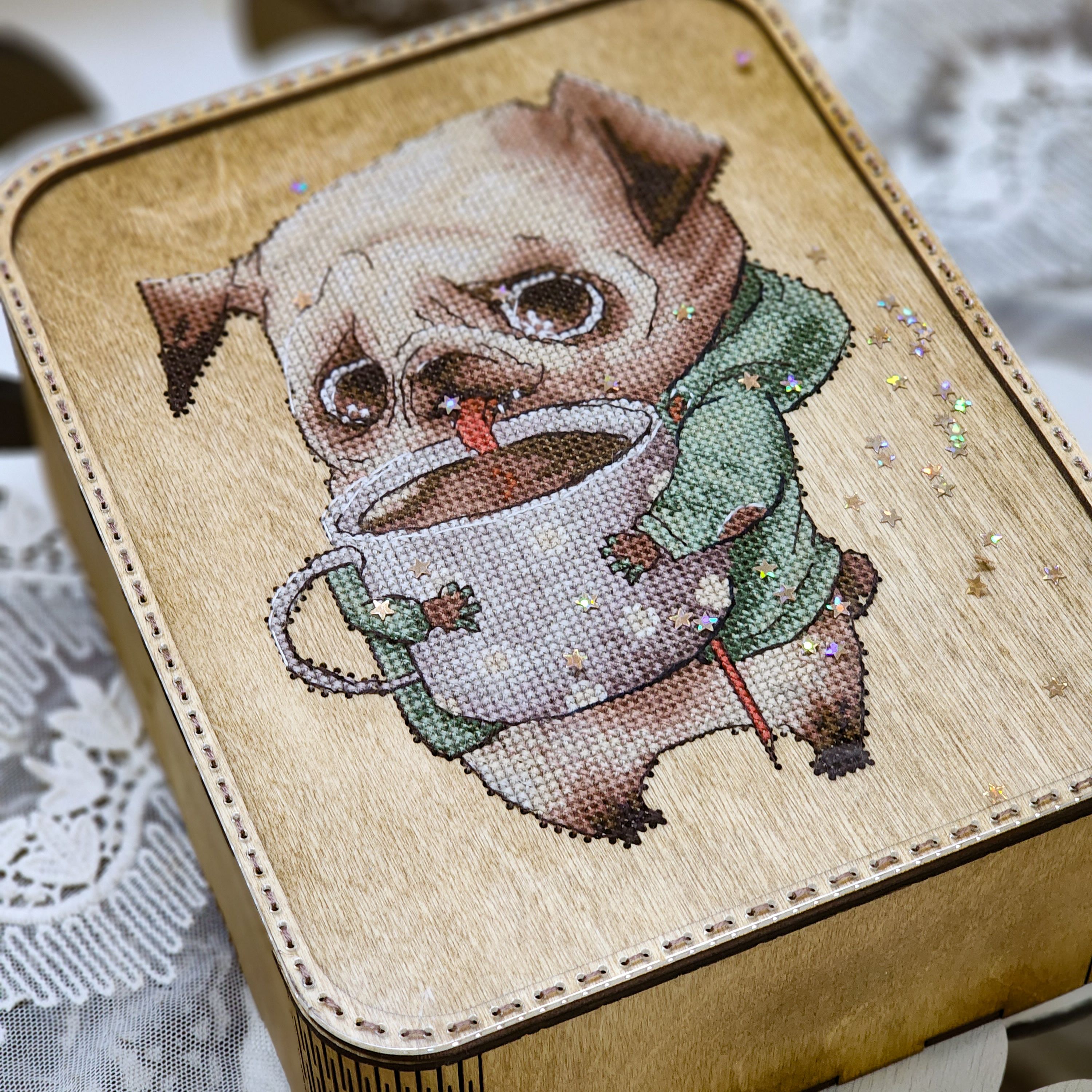 

Набор для создания шкатулки "Кофеман Мопс", Набор для вышивания