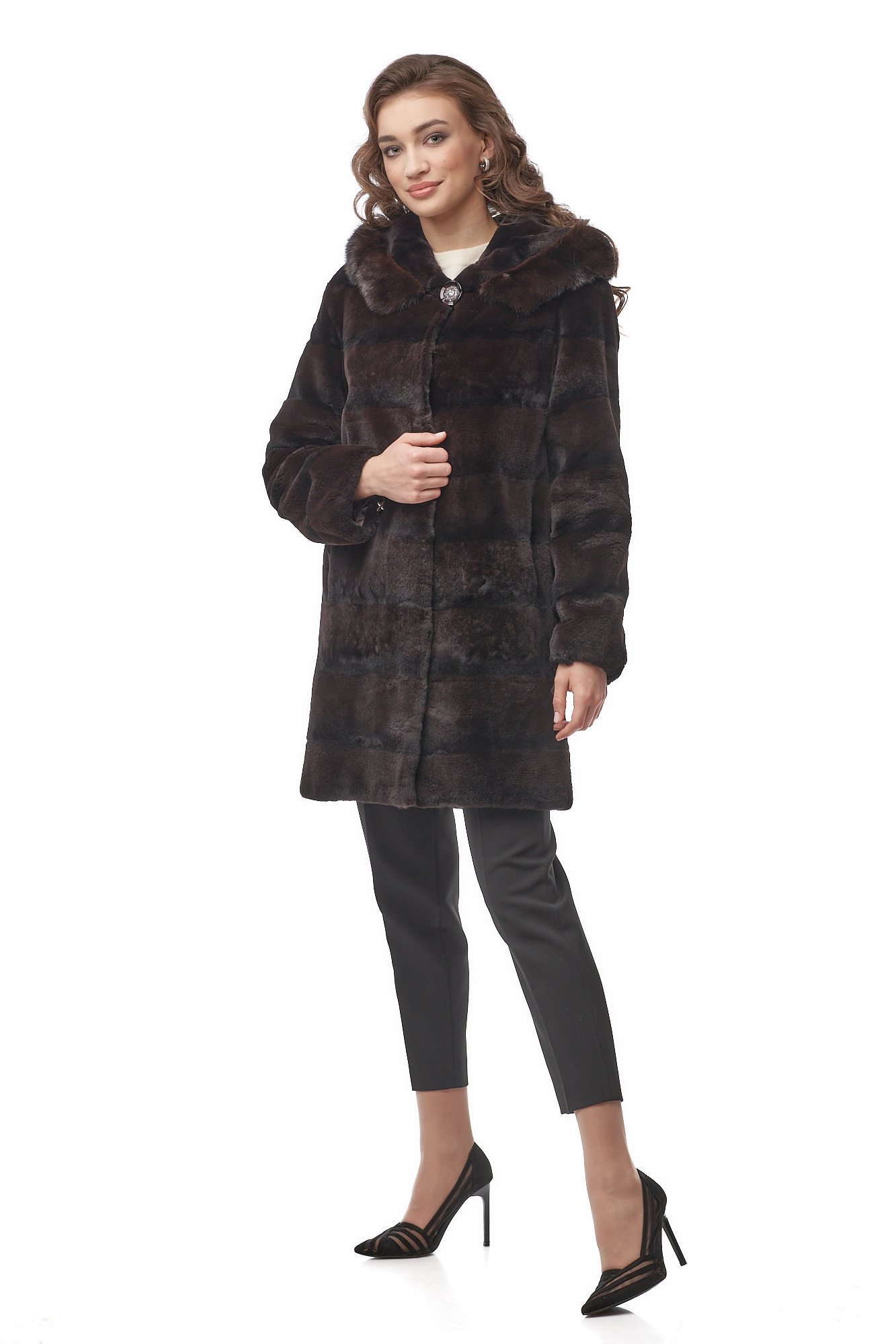 

Шуба женская МОСМЕХА 8008241 коричневая 42 RU, Коричневый, 8008241