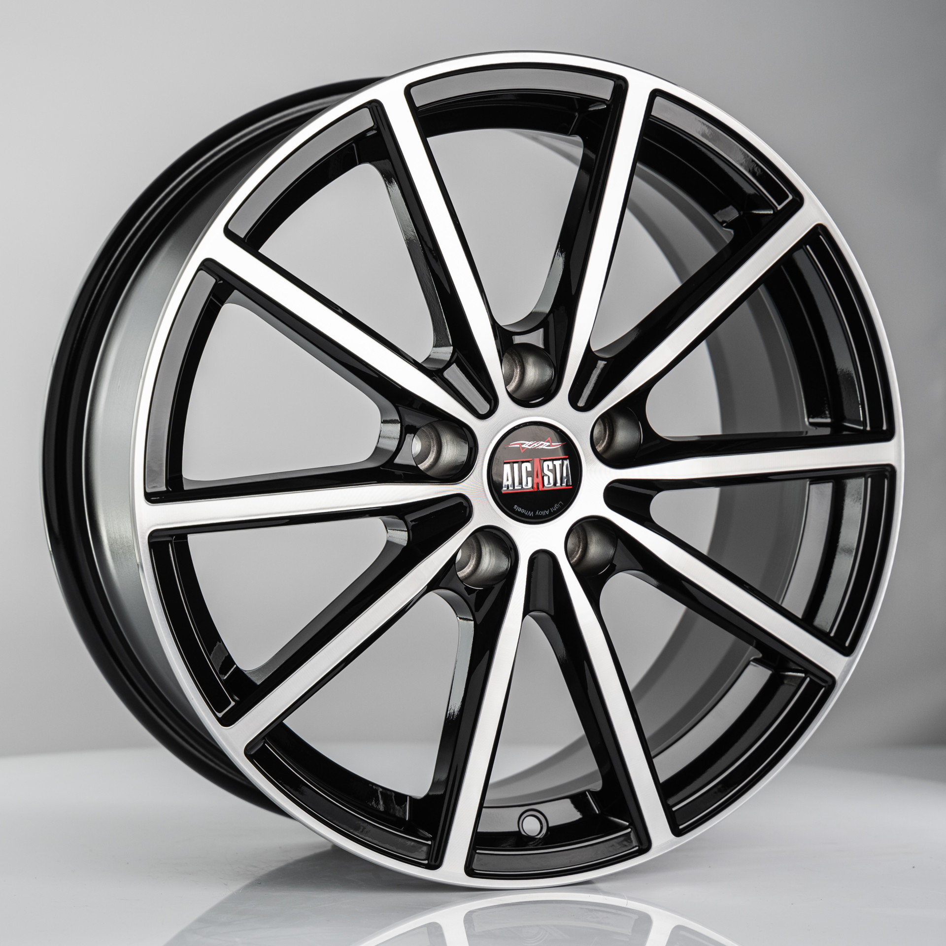 

Колесный диск ALCASTA M61 7x17/5x114.3 ET39 D60.1 BKF