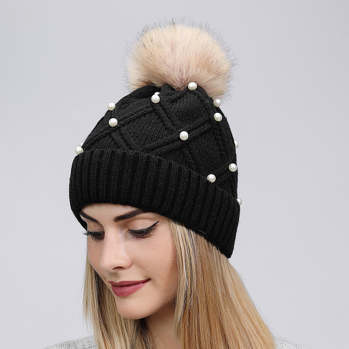 

Шапка женская WASABI TREND WH-00020 черная, Черный, WH-00020