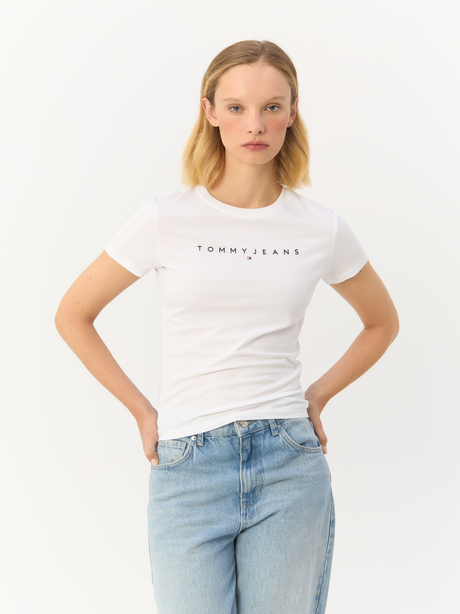 

Футболка женская Tommy Jeans DW0DW18398 белая M, Белый, DW0DW18398