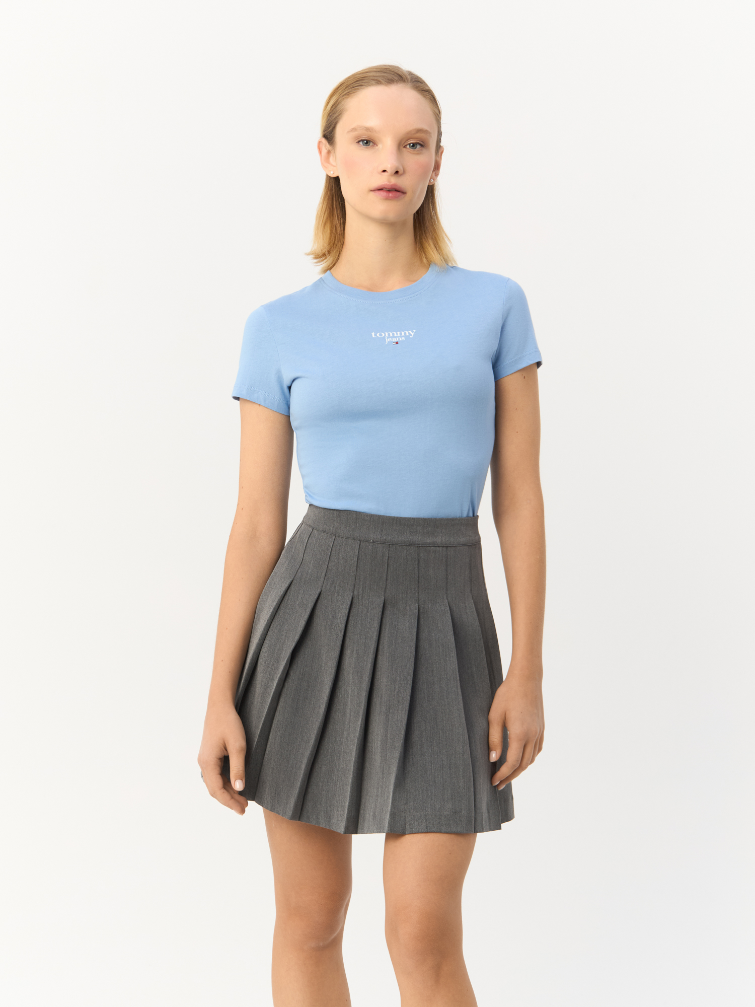 

Футболка женская Tommy Jeans DW0DW18397 голубая XL, Голубой, DW0DW18397