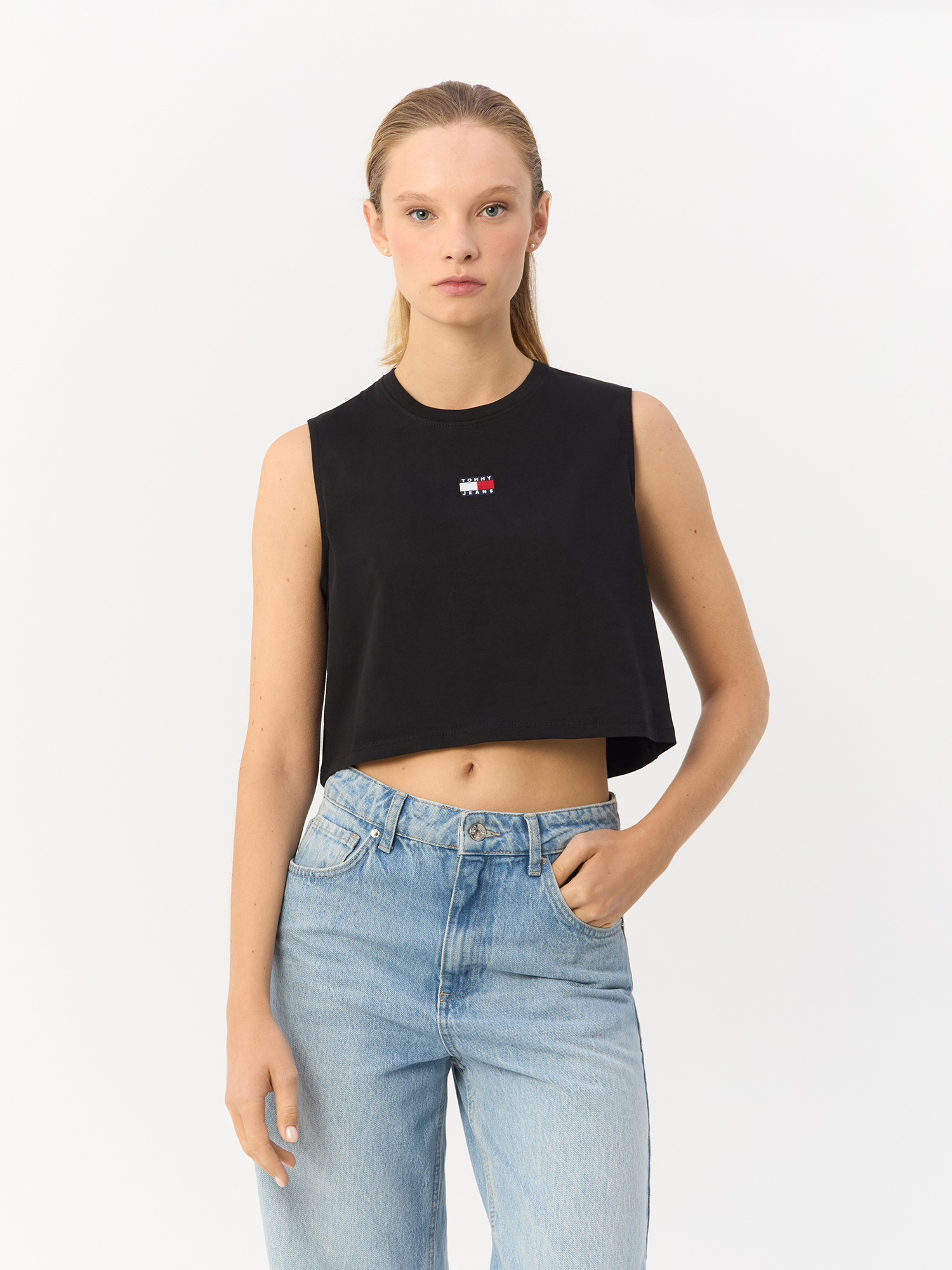 

Футболка женская Tommy Jeans DW0DW18422 черная S, Черный, DW0DW18422