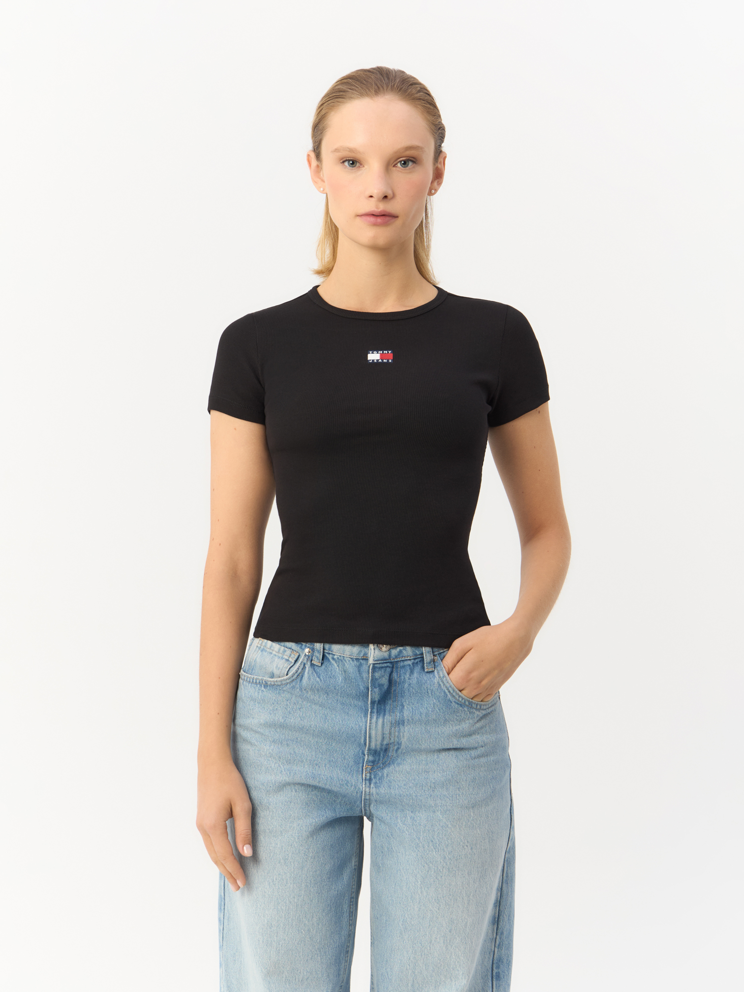 

Футболка женская Tommy Jeans DW0DW17881 черная XS, Черный, DW0DW17881