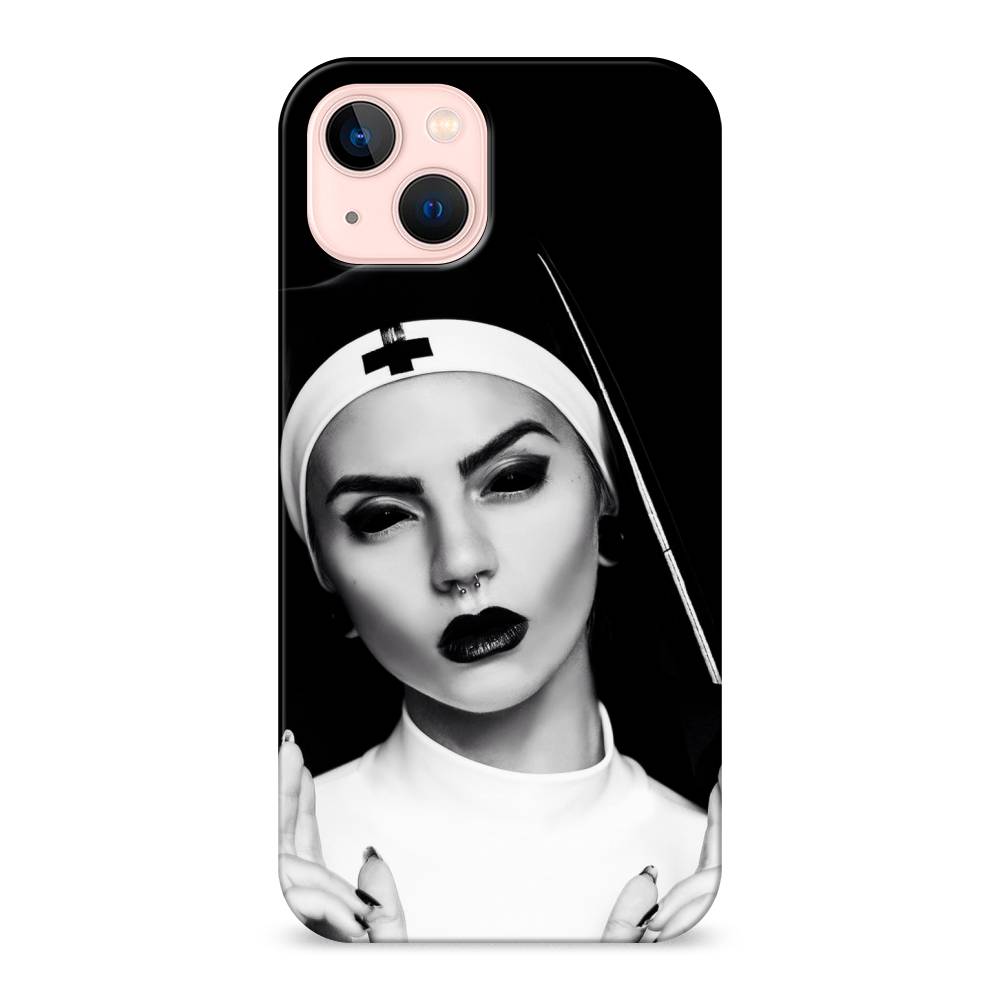 

Пластиковый чехол "Черная монашка" на Apple iPhone 13, 14220-7