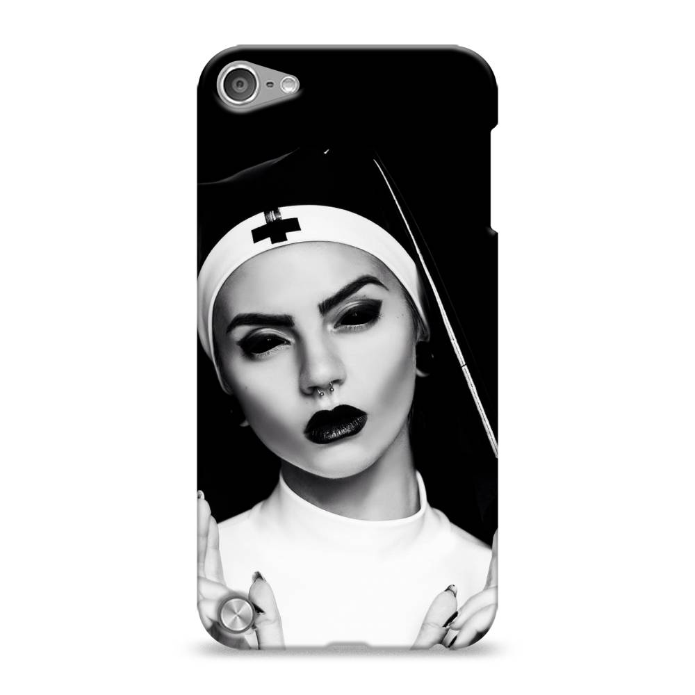 

Пластиковый чехол "Черная монашка" на Apple iPod Touch, 11120-7