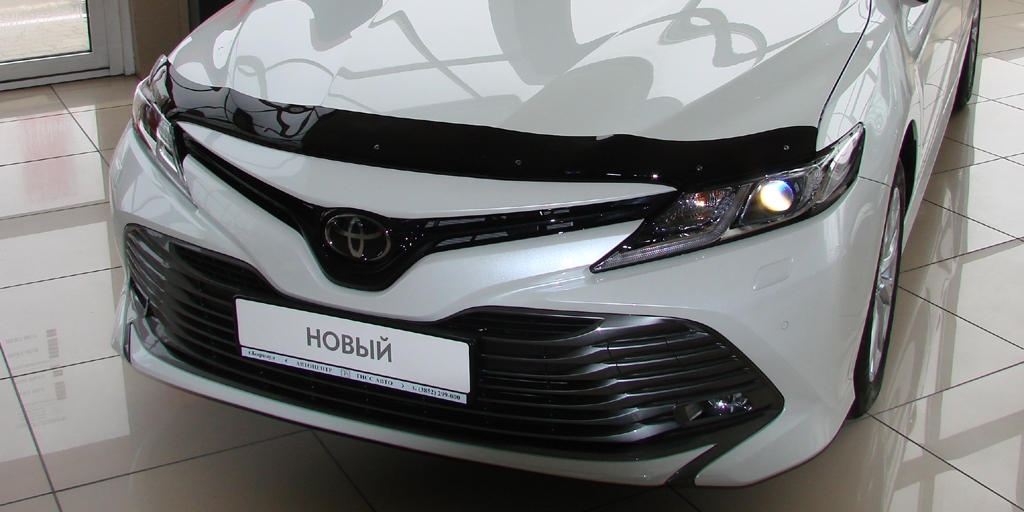 

Дефлектор капота темный Toyota Camry, 2017-, Черный
