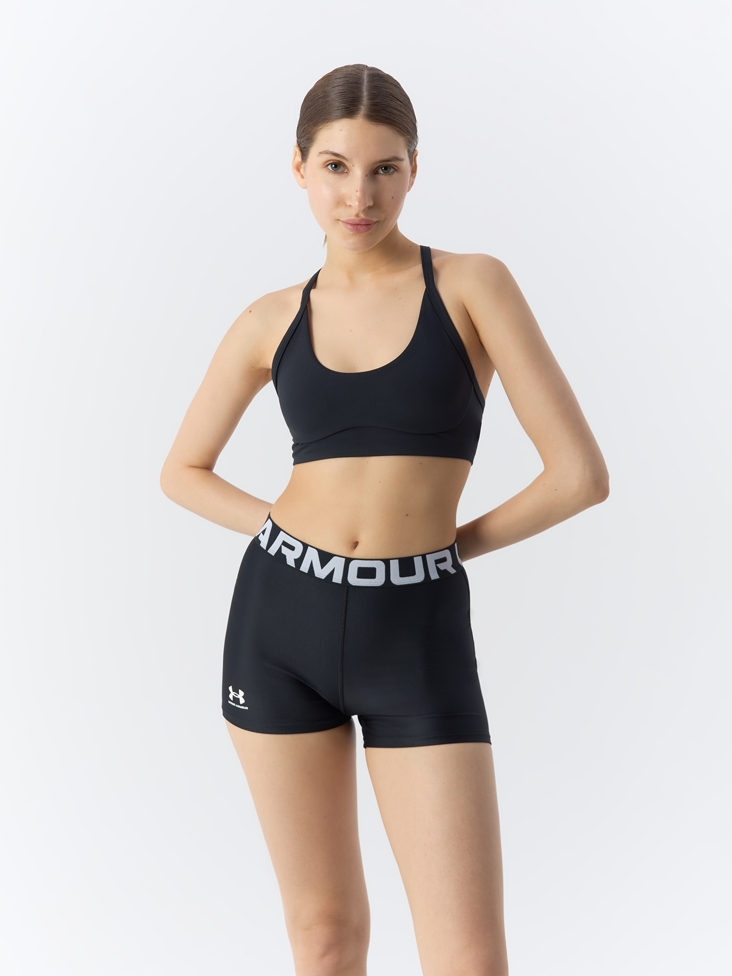 

Топ женский Under Armour 1384055 черный MD, Motion Bralette