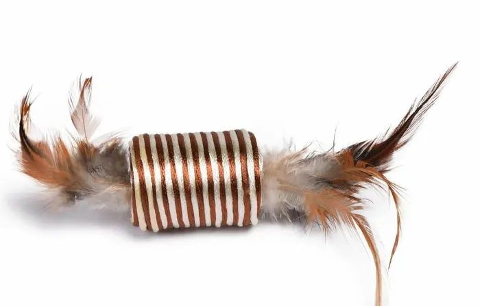 Игрушка для кошек NOBBY Катушка с перьями 5 см