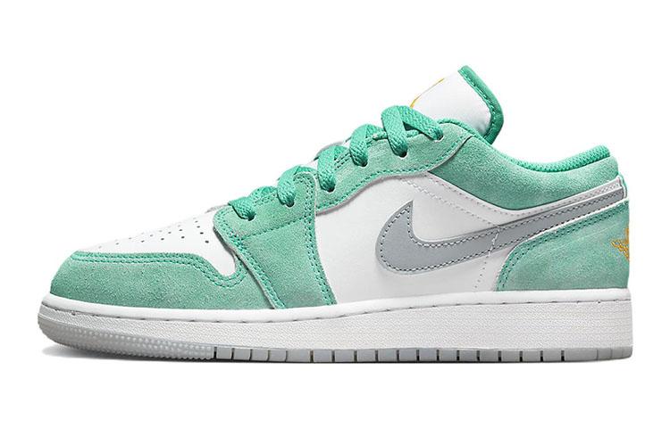 

Кеды унисекс Jordan Air Jordan 1 Low SE New Emerald GS зеленые 35.5 EU, Зеленый, Air Jordan 1 Low SE New Emerald GS
