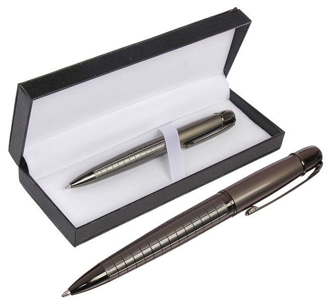 Шариковая ручка подарочная в кожзам футляре поворотная Граф корпус черный Calligrata
