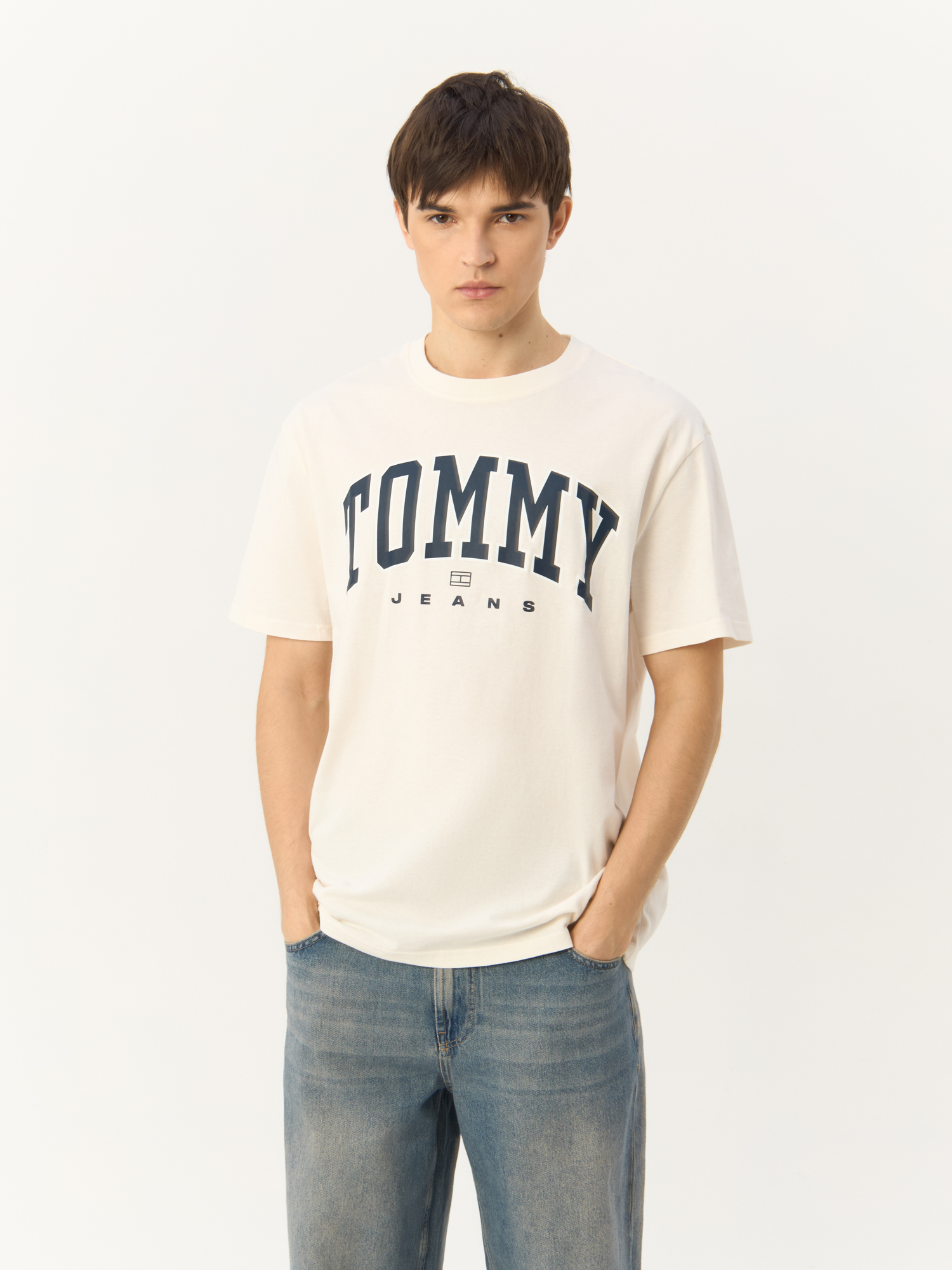 

Футболка мужская Tommy Jeans DM0DM18537 белая XXL, Белый, DM0DM18537