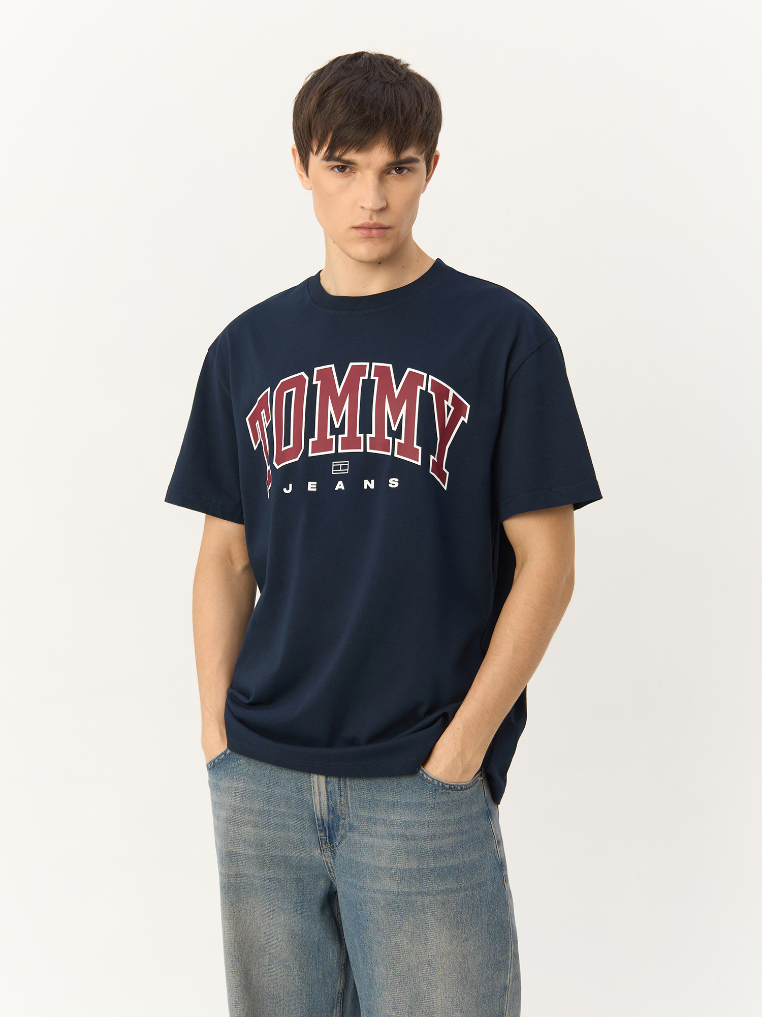 

Футболка мужская Tommy Jeans DM0DM18537 синяя L, Синий, DM0DM18537