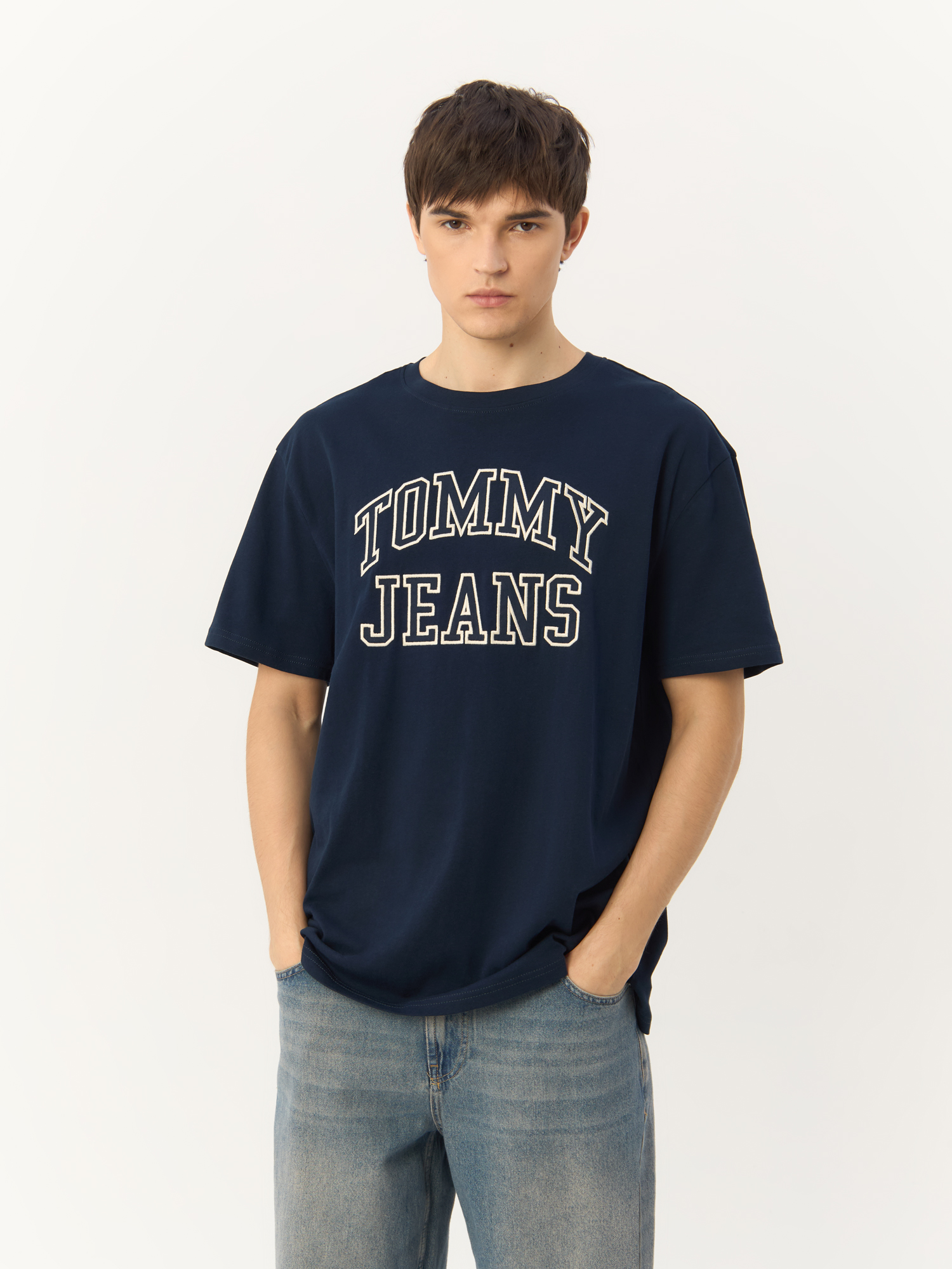 

Футболка мужская Tommy Jeans DM0DM18541 синяя S, Синий, DM0DM18541