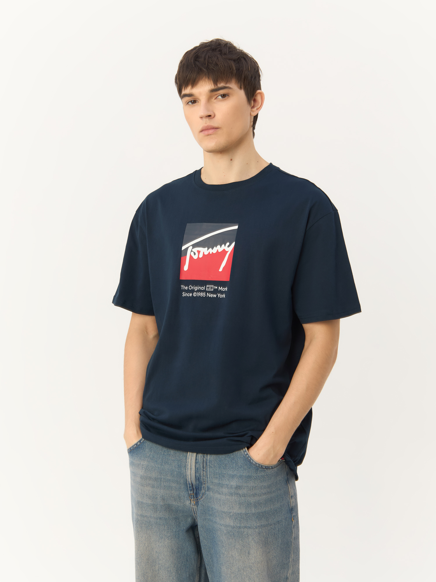 

Футболка мужская Tommy Jeans DM0DM18524 синяя XS, Синий, DM0DM18524